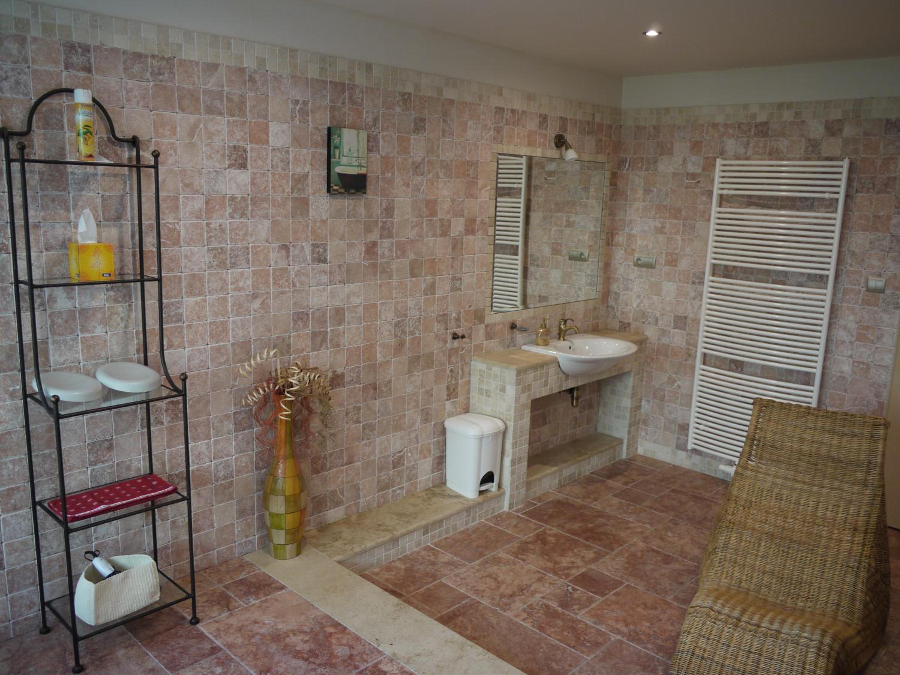 Apartment - Ground Floor photo 2