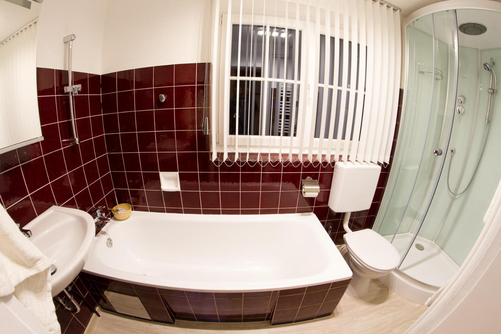 Studio Apartment - Photo 6
