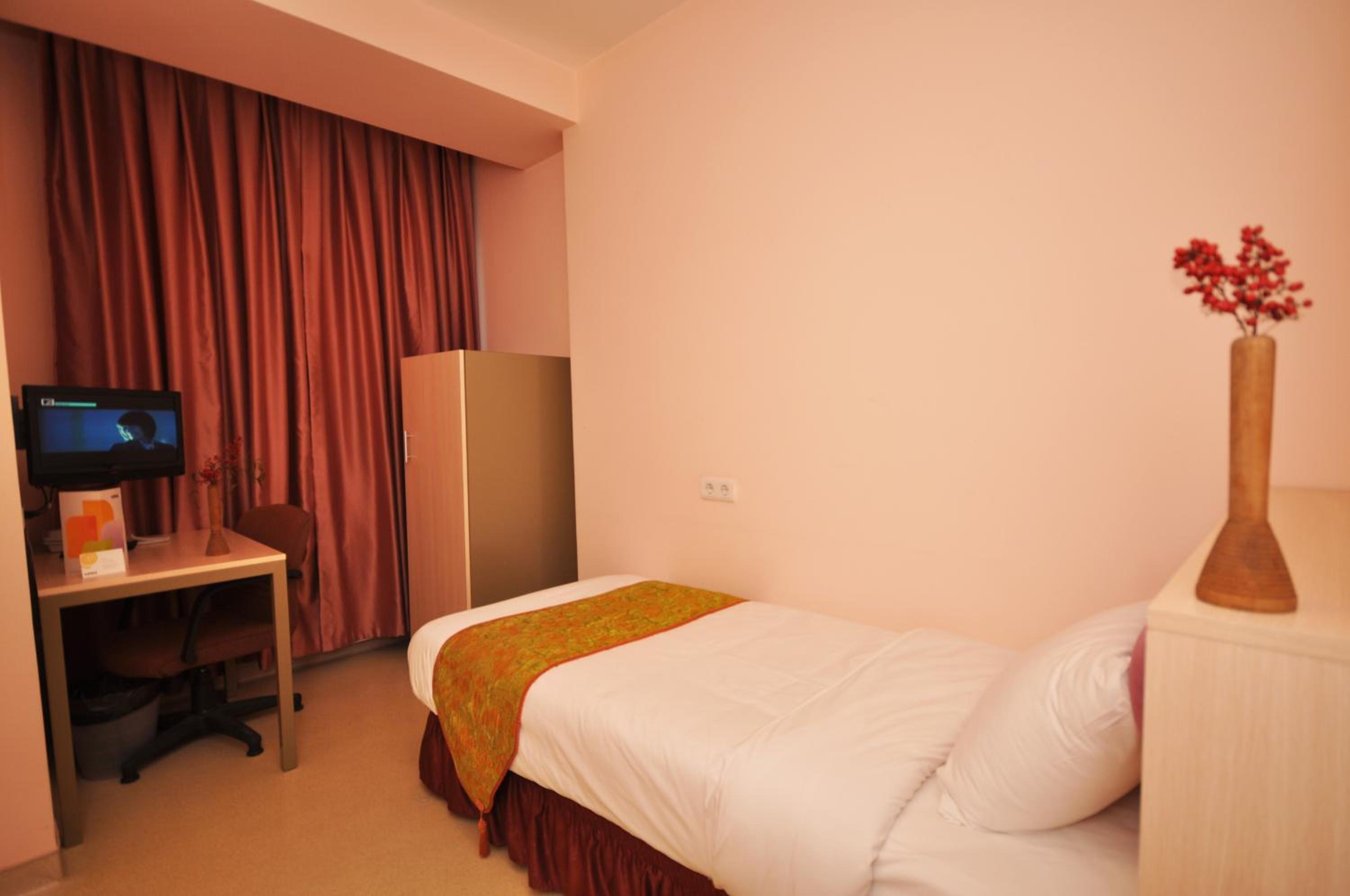 Single Room photo 2