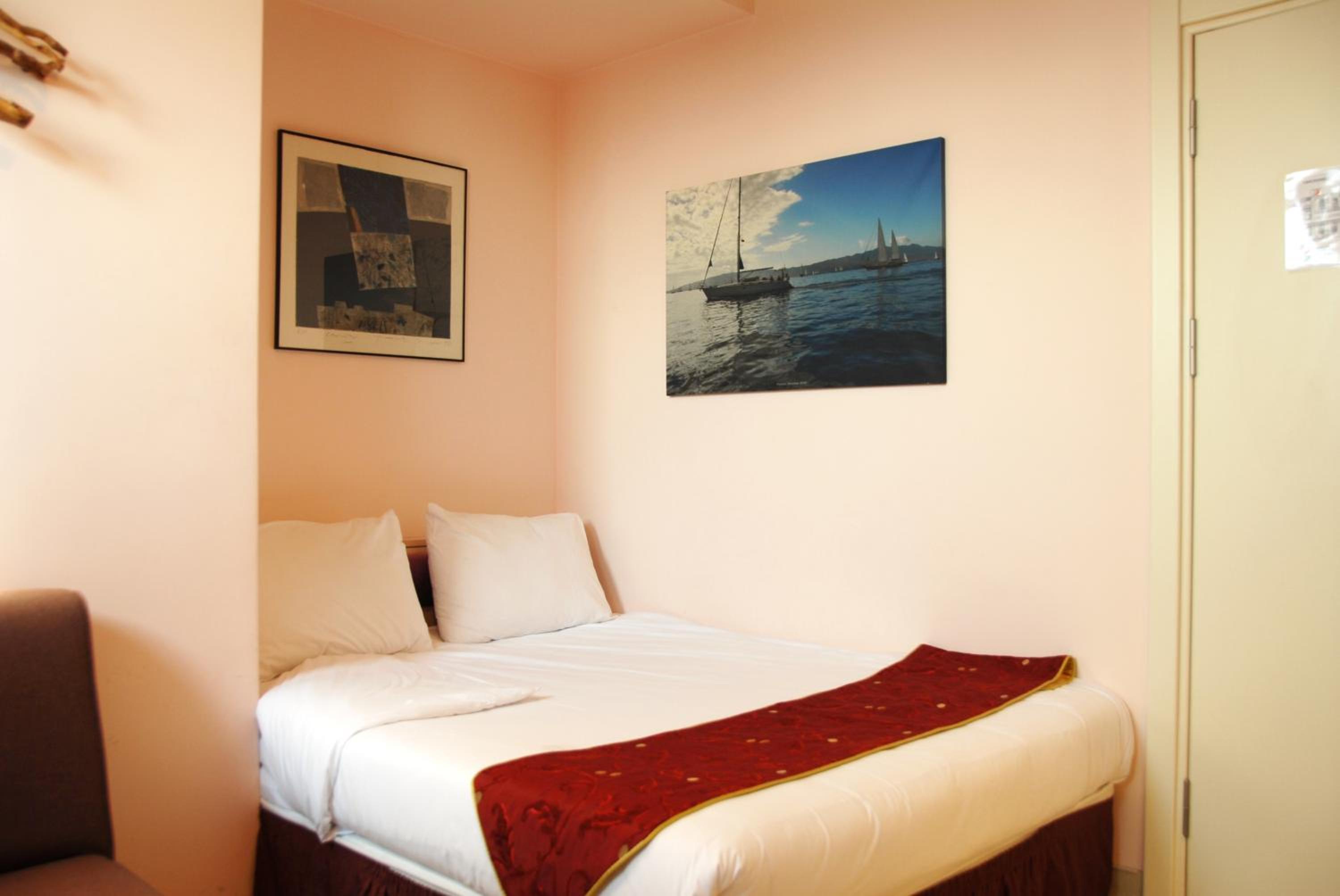Economy Room