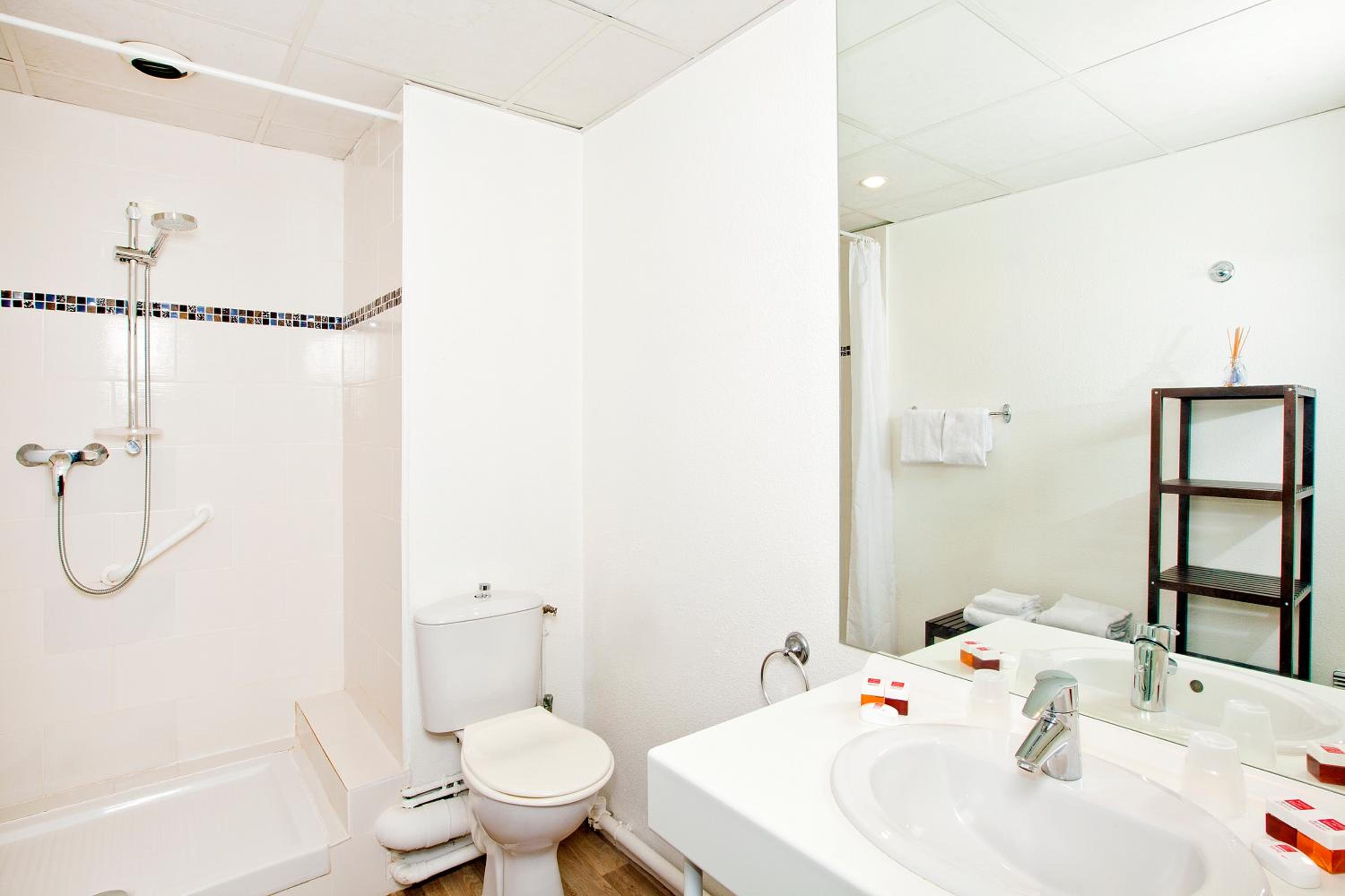 Studio (2 Adults) - Photo 4