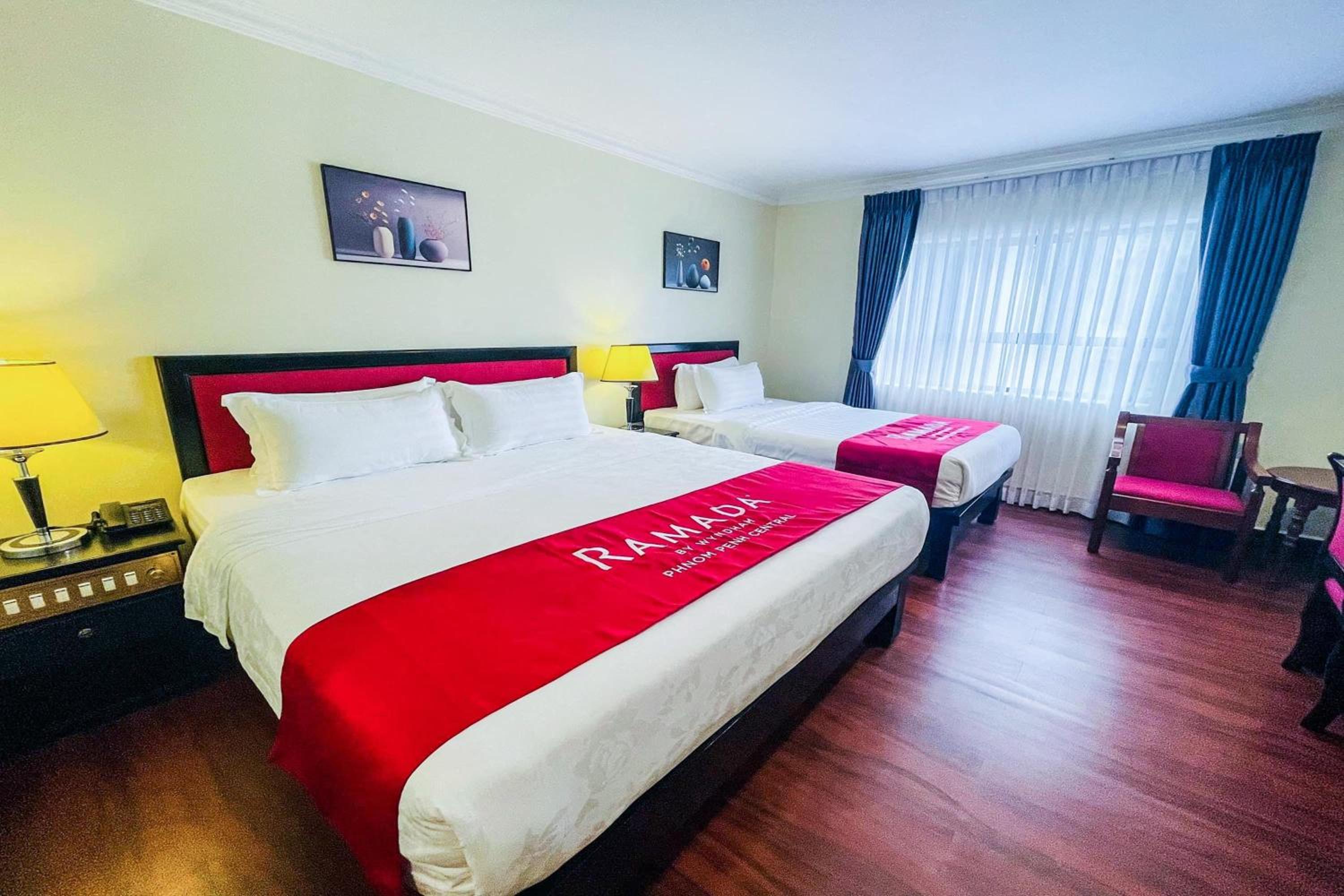 Deluxe Family Room