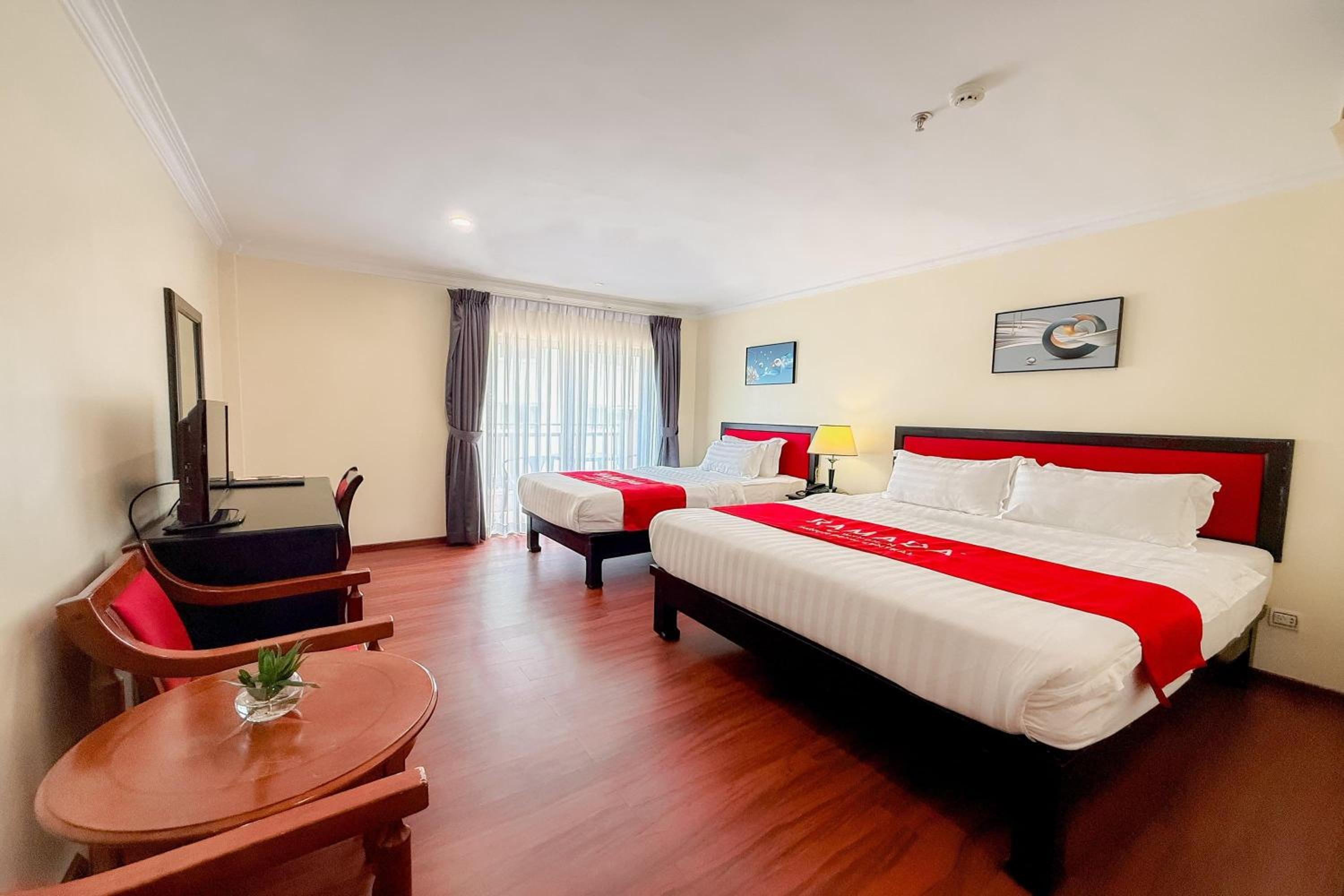 Deluxe Family Room with Balcony