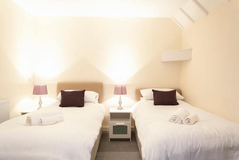 Twin Room - Photo 1