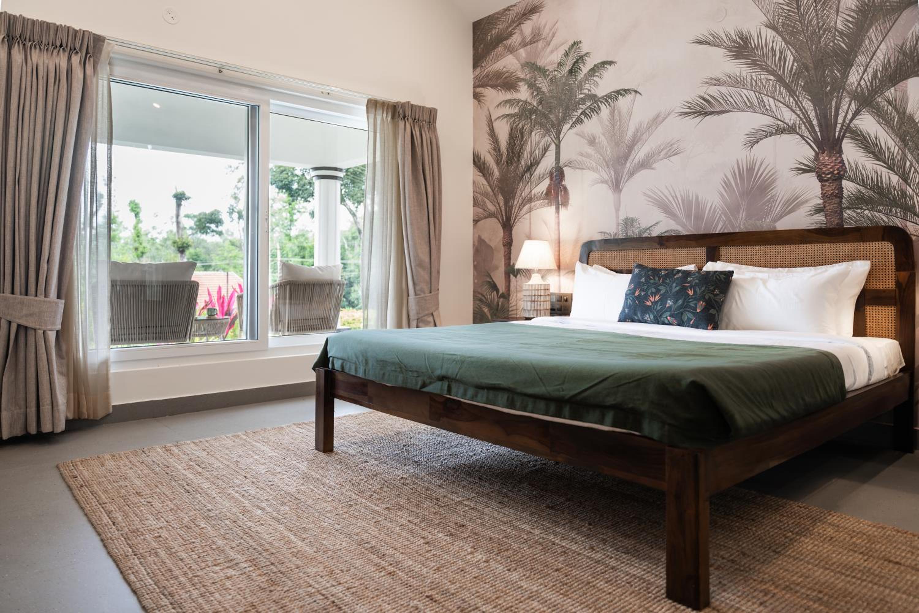 Deluxe King Room photo 3