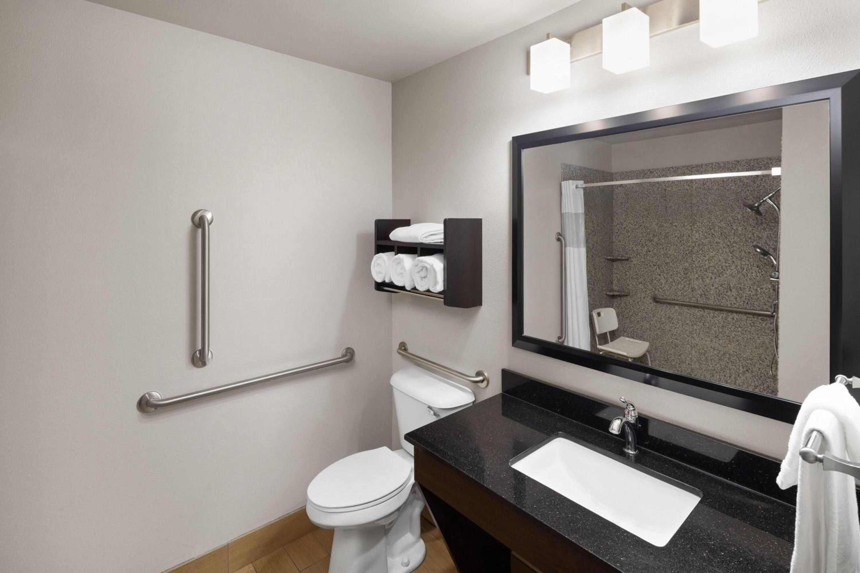 King Room with Mobility/Hearing Impaired Access - Non-Smoking - Photo 3