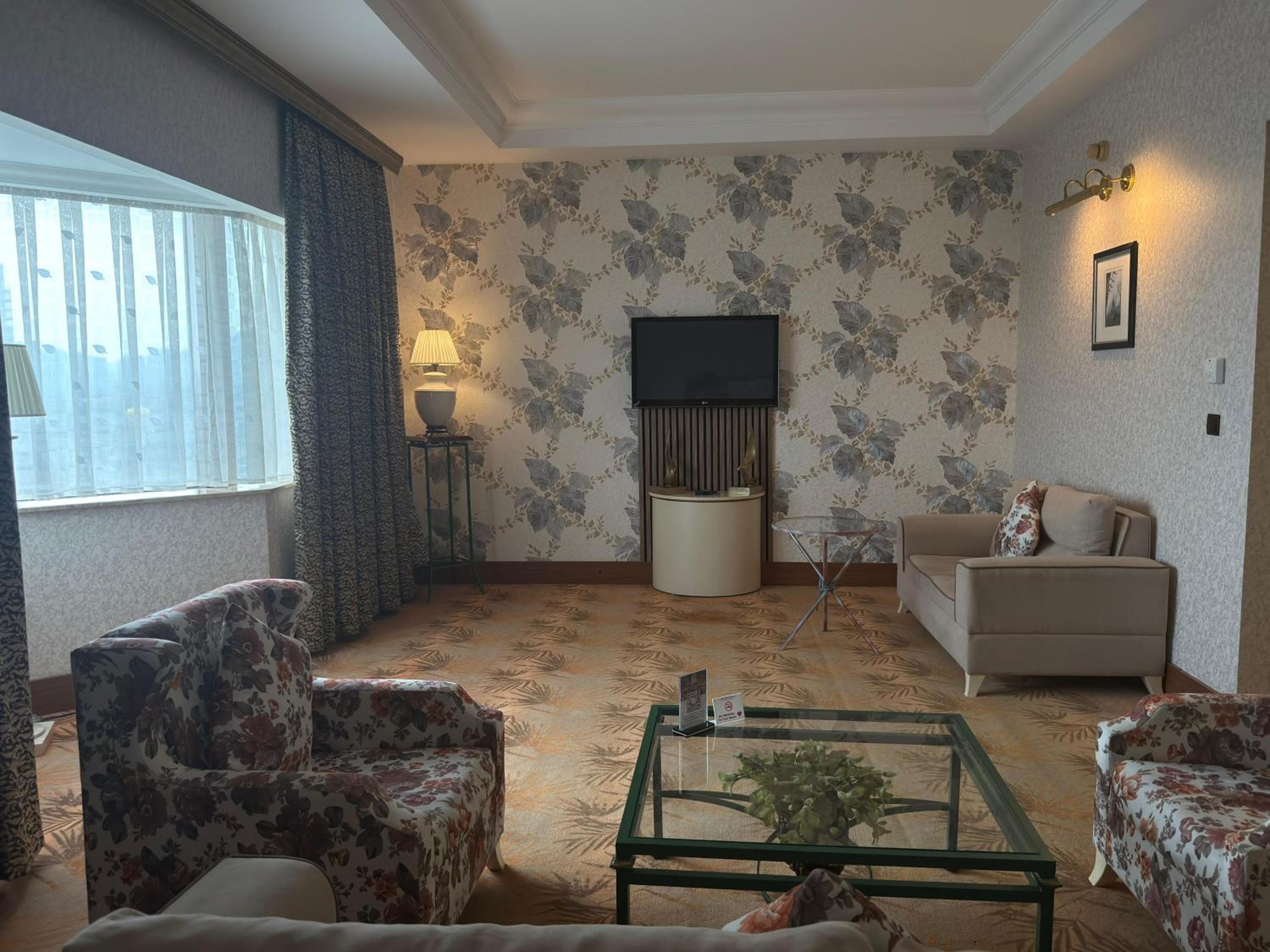 Two-Bedroom Apartment with Balcony and Sea View