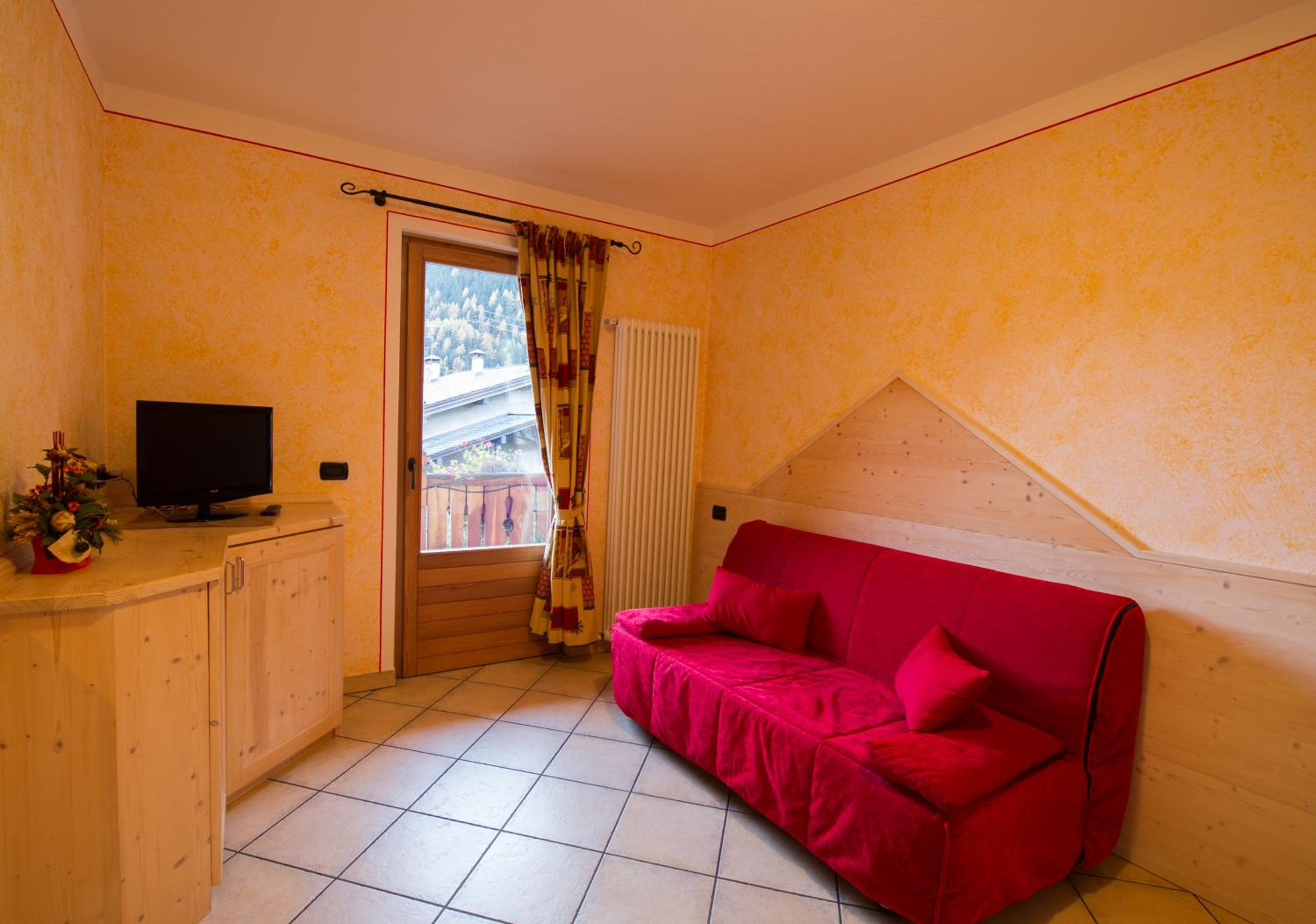 Apartment with Mountain View photo 2