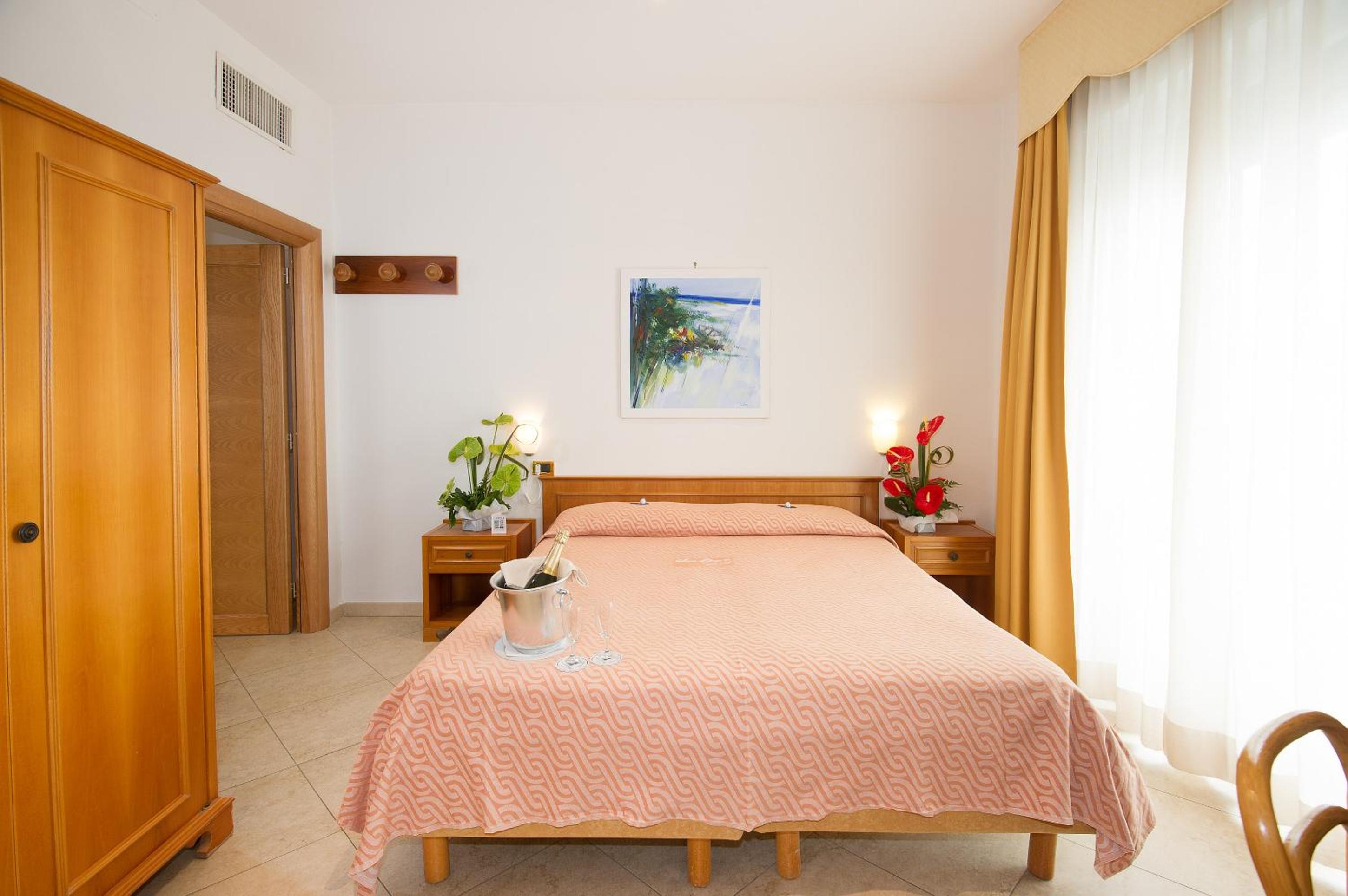 Economy Double Room photo 1