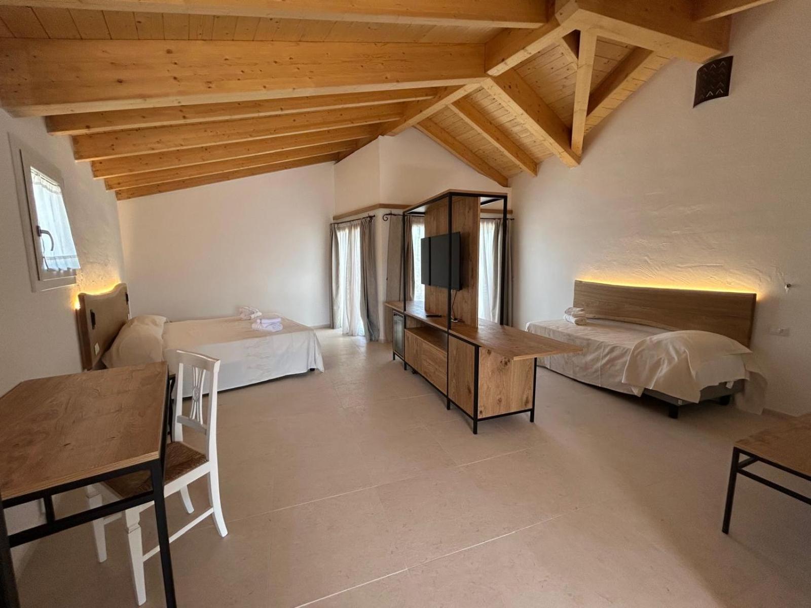 Deluxe Quadruple Room photo 3