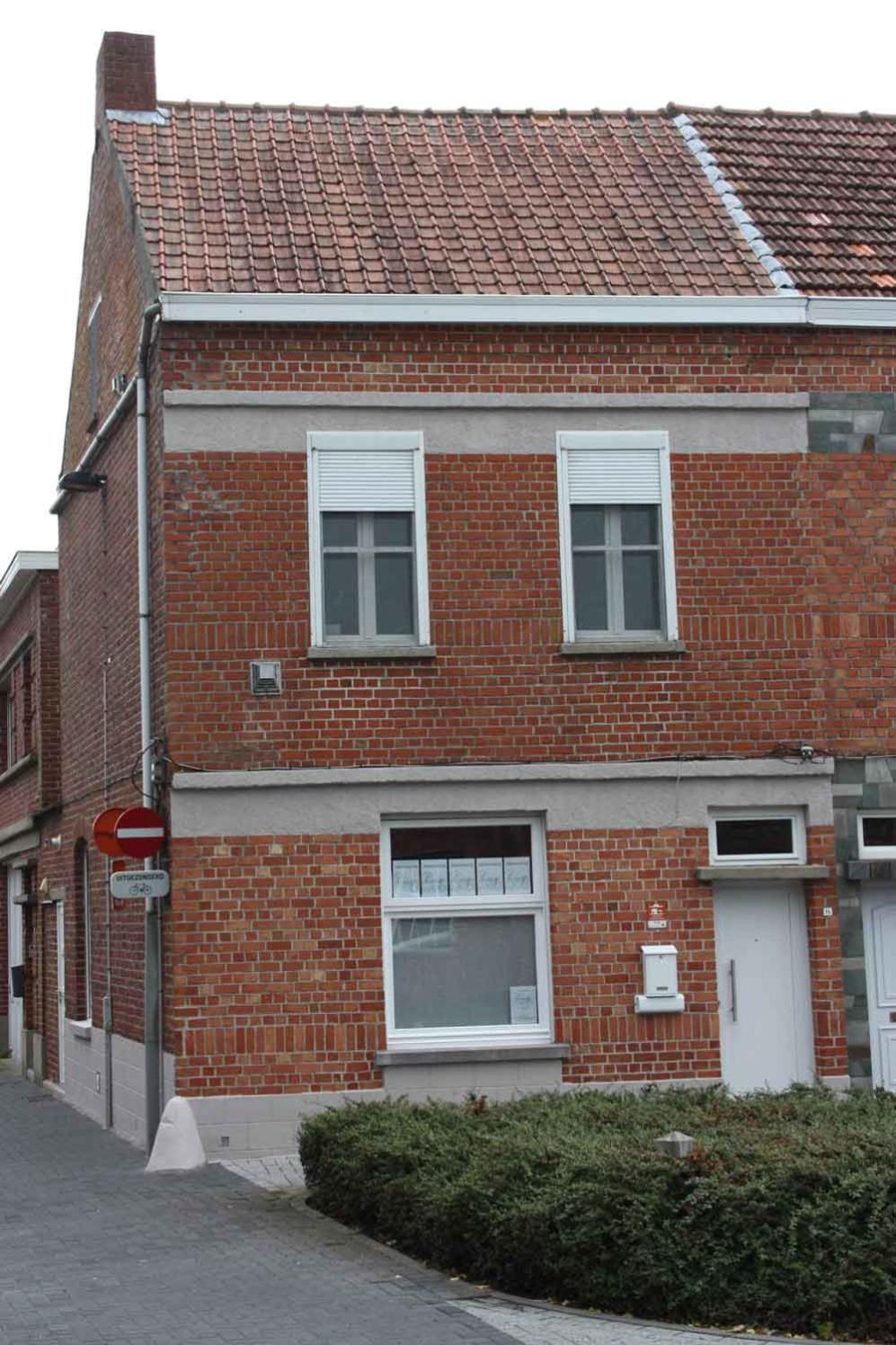 Three-Bedroom House photo 3