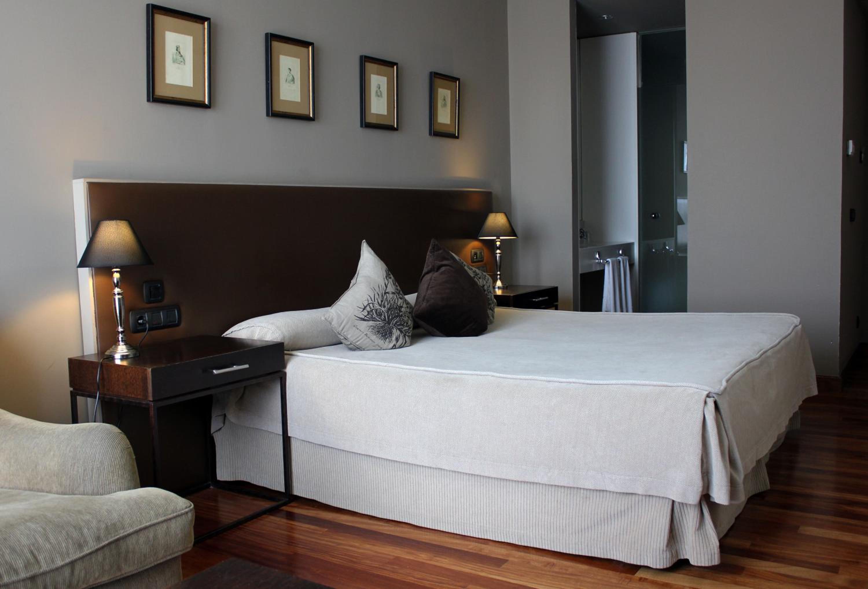 Double or Twin Room - Photo 3