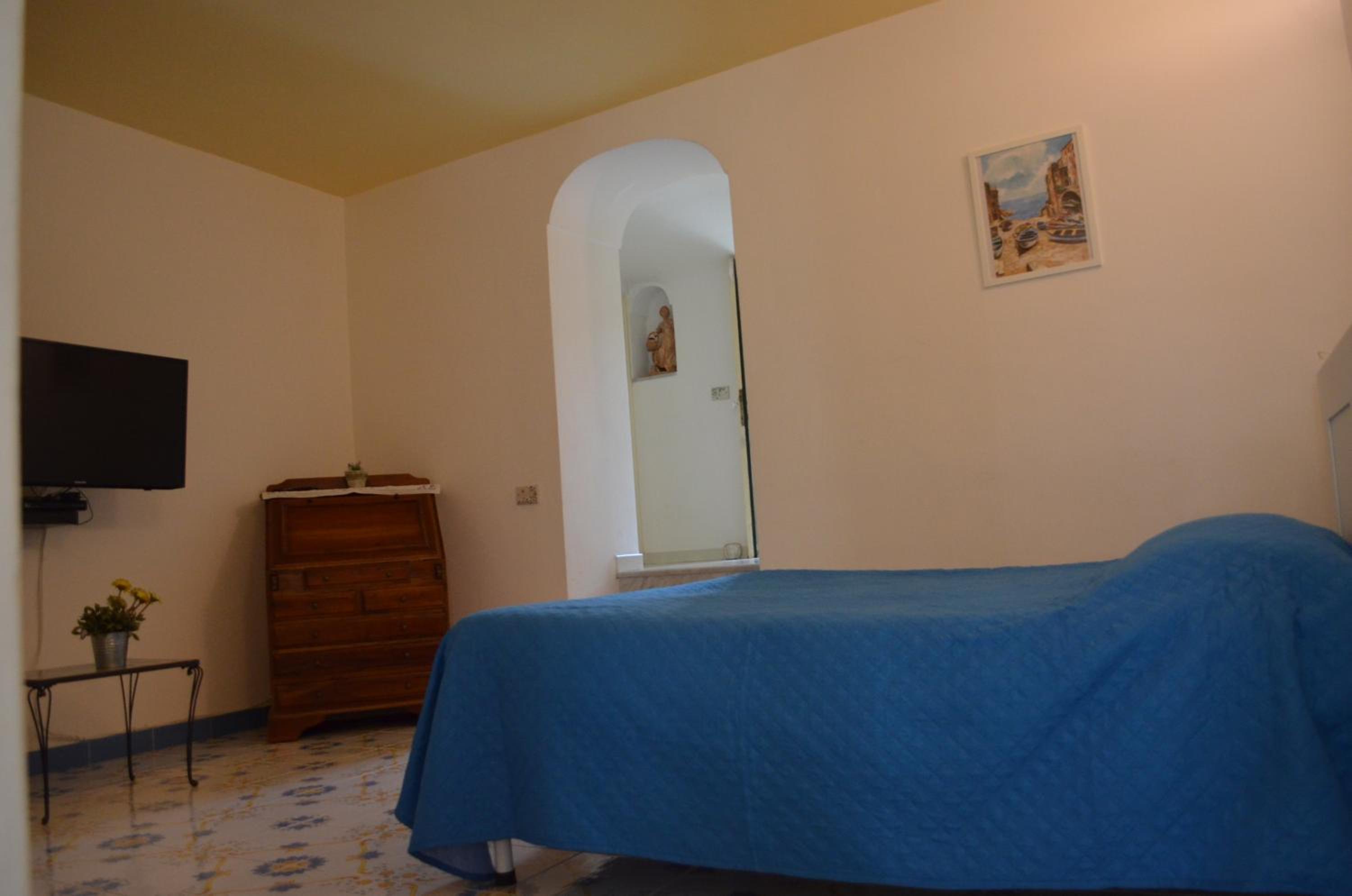 Two-Bedroom Apartment - Photo 6