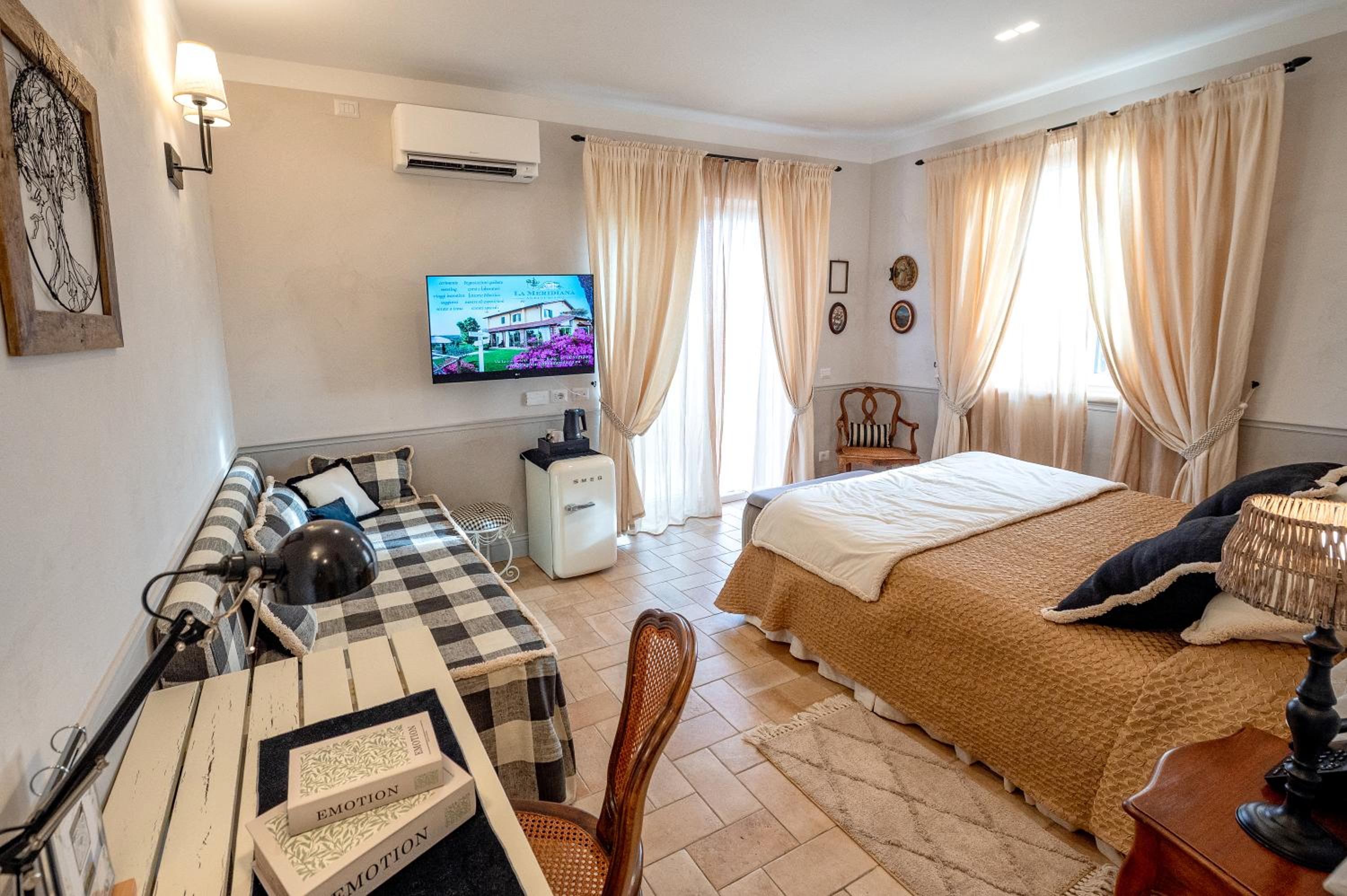Deluxe Double Room with Balcony photo 1