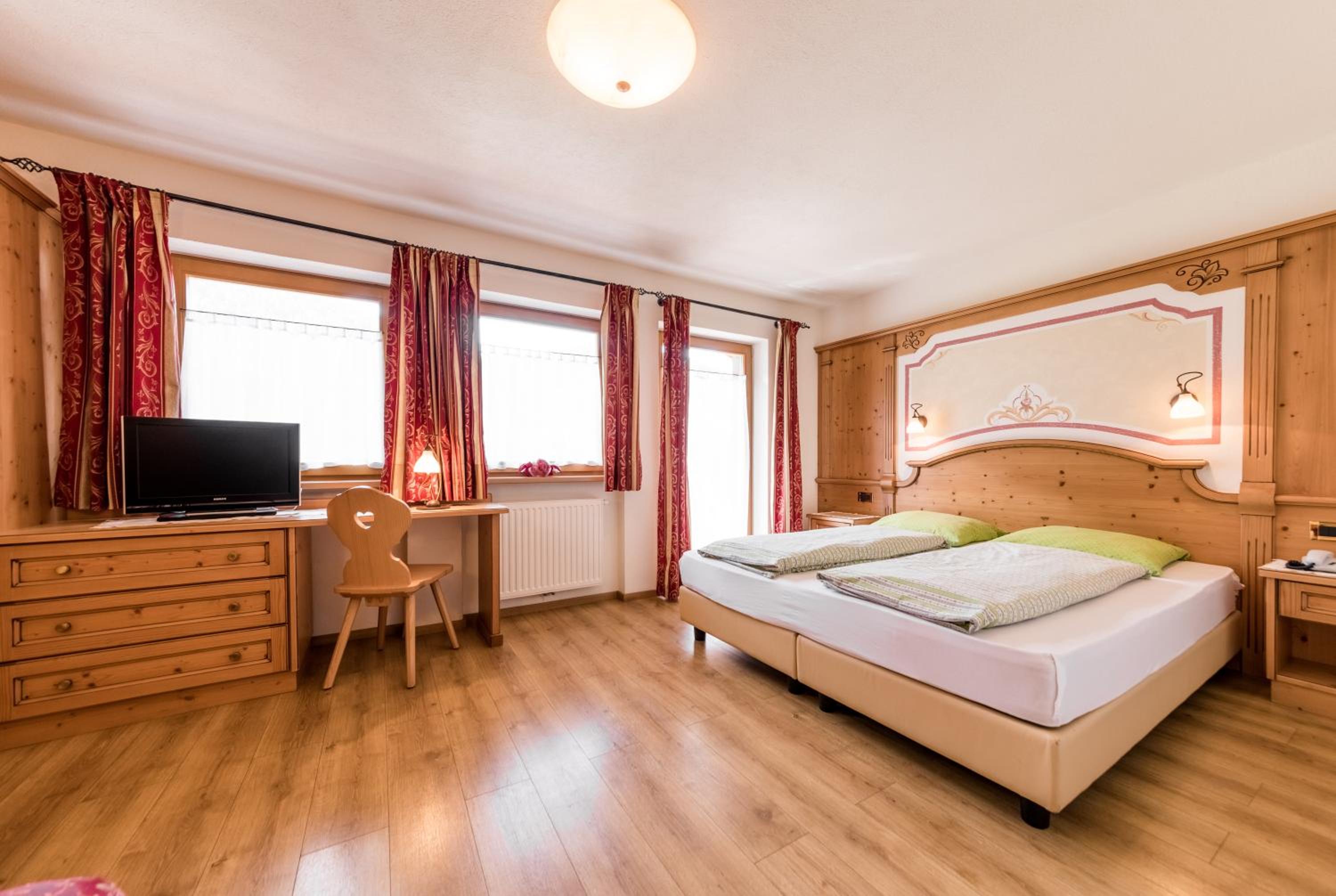 Triple Room with Mountain View photo 3