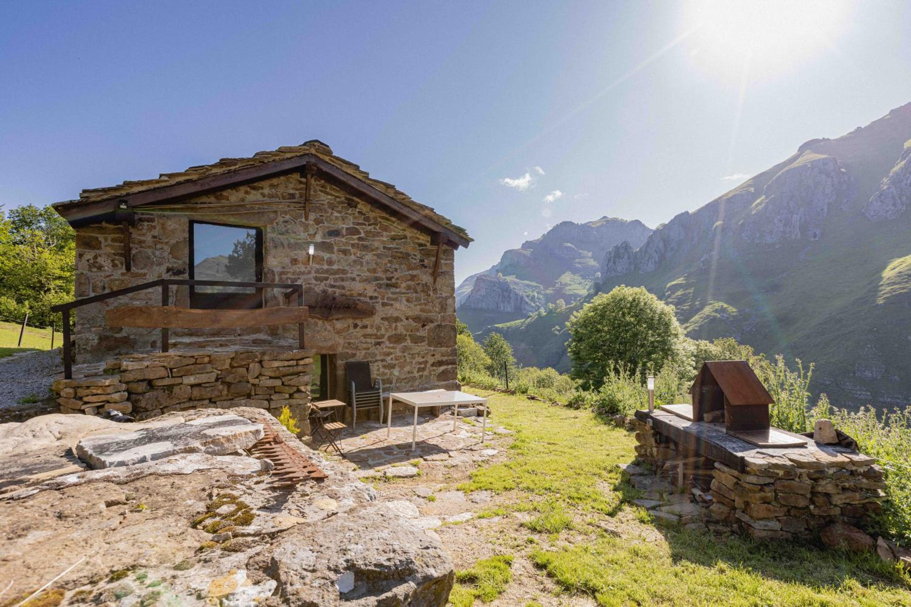 Three-Bedroom Chalet photo 3