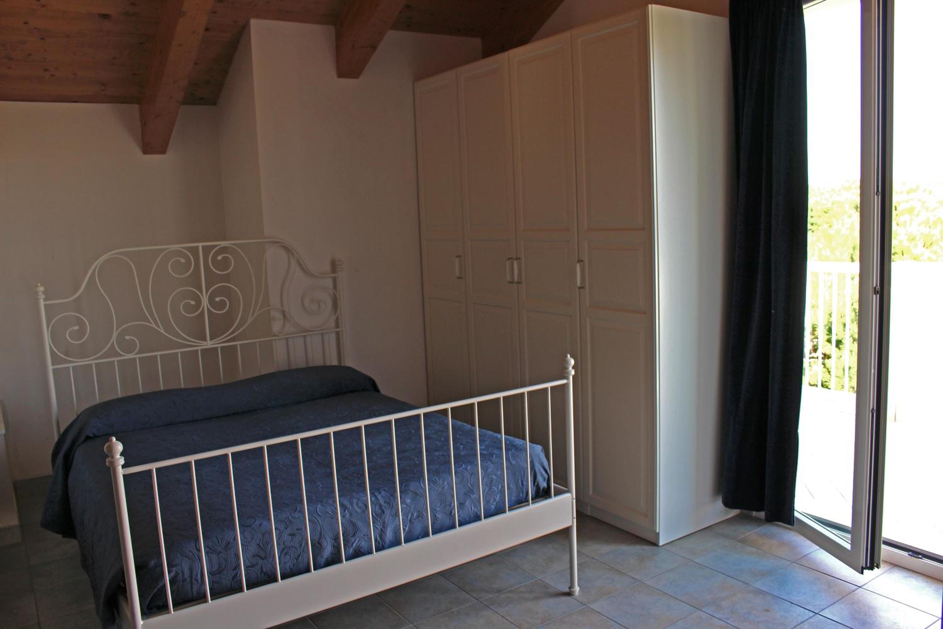 Quadruple Room with Balcony - Photo 6