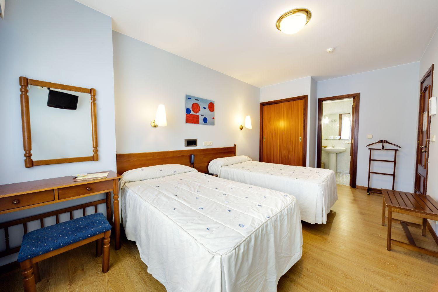 Standard Double or Twin Room photo 2