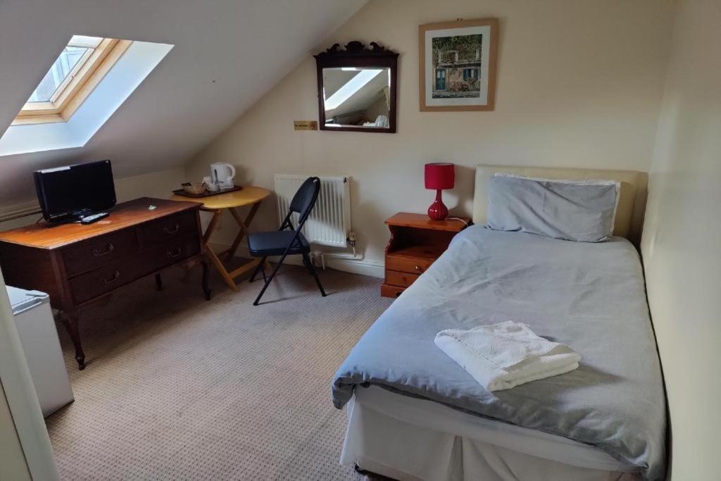 Budget Single Room