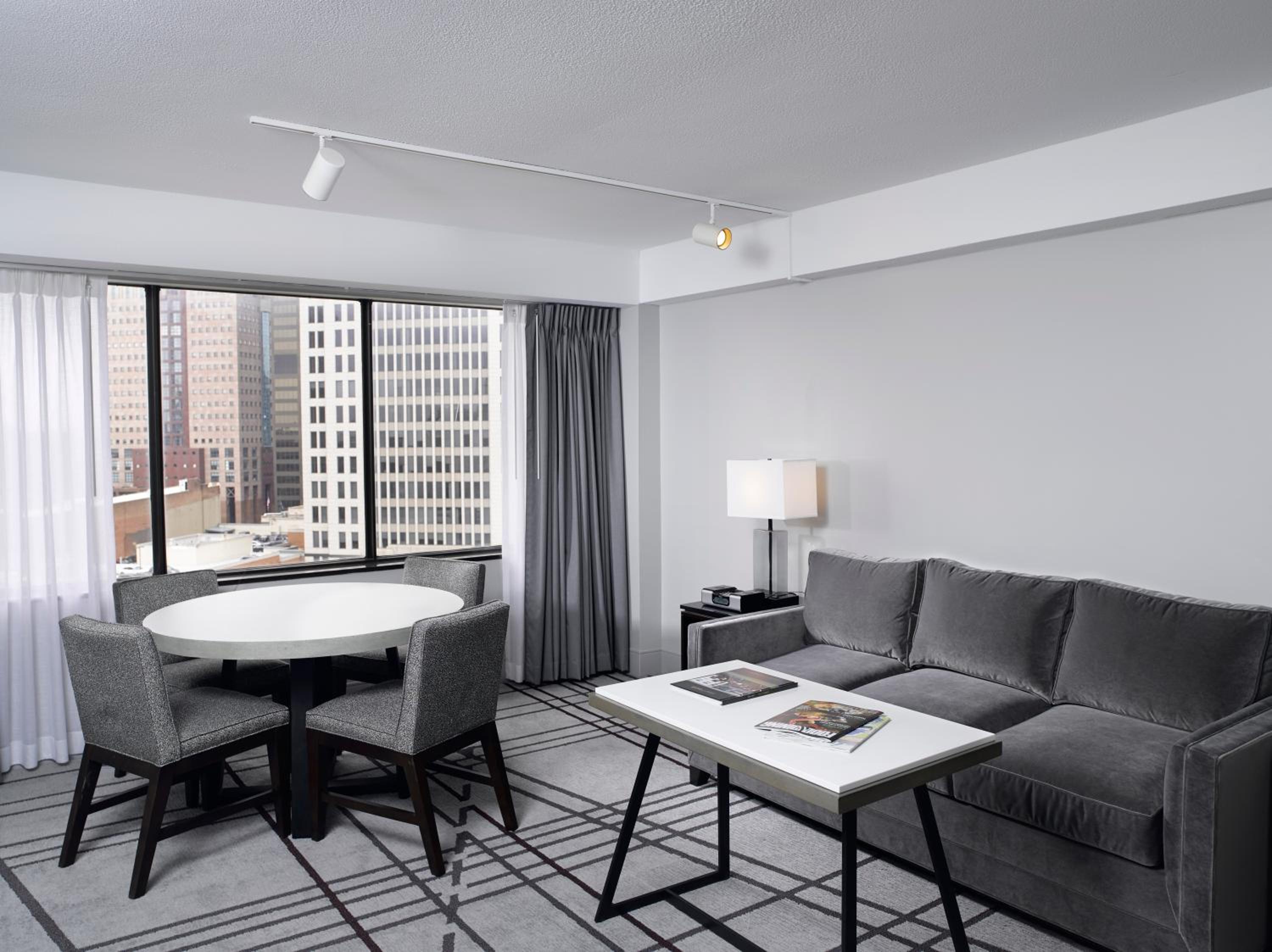Executive Suite - Photo 3
