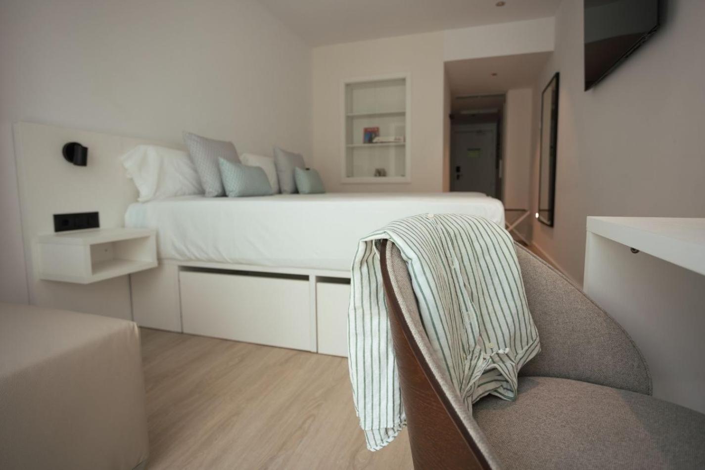 Standard Quadruple Room Standard Quadruple Room