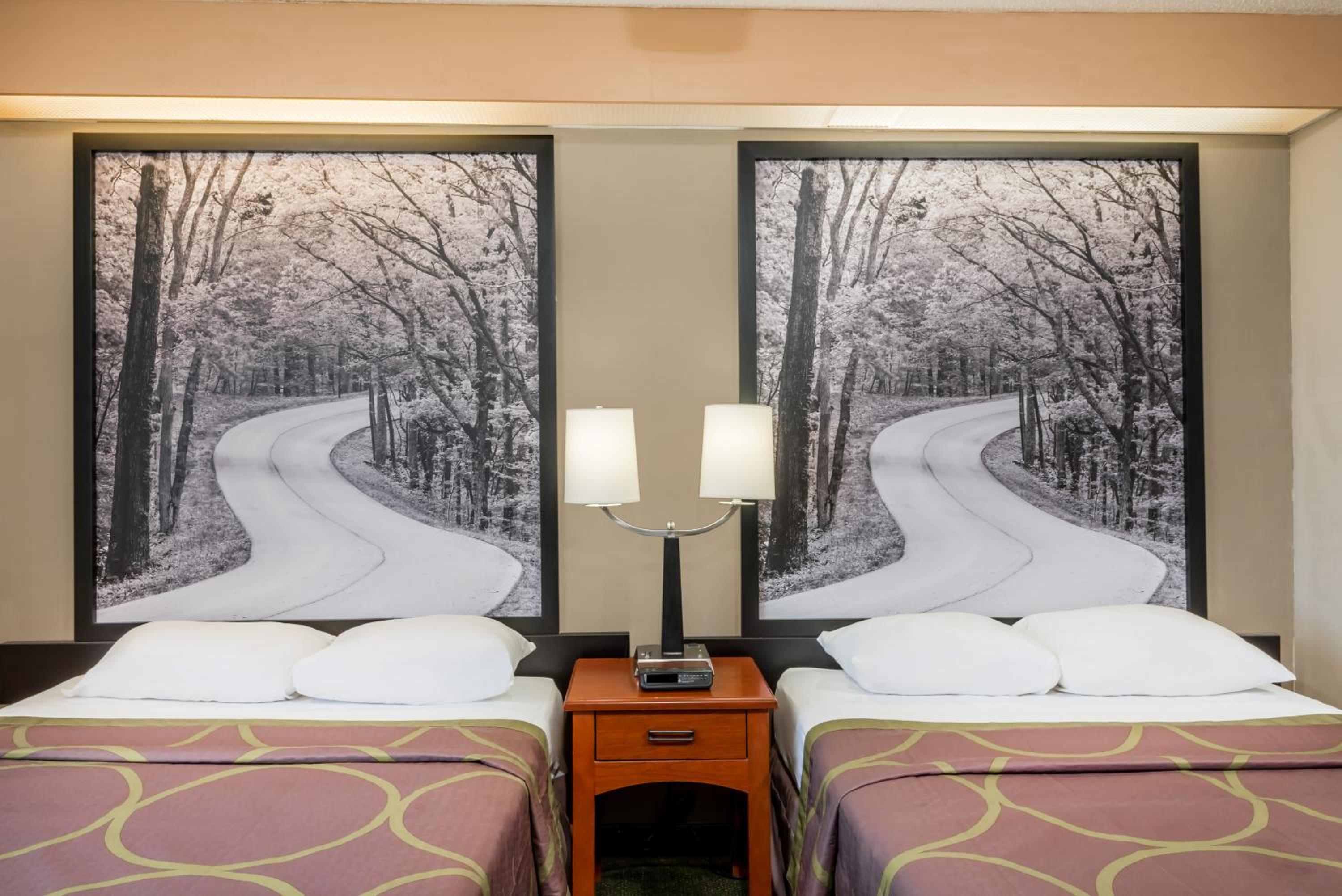 Double Room with Two Double Beds - Non-Smoking photo 1