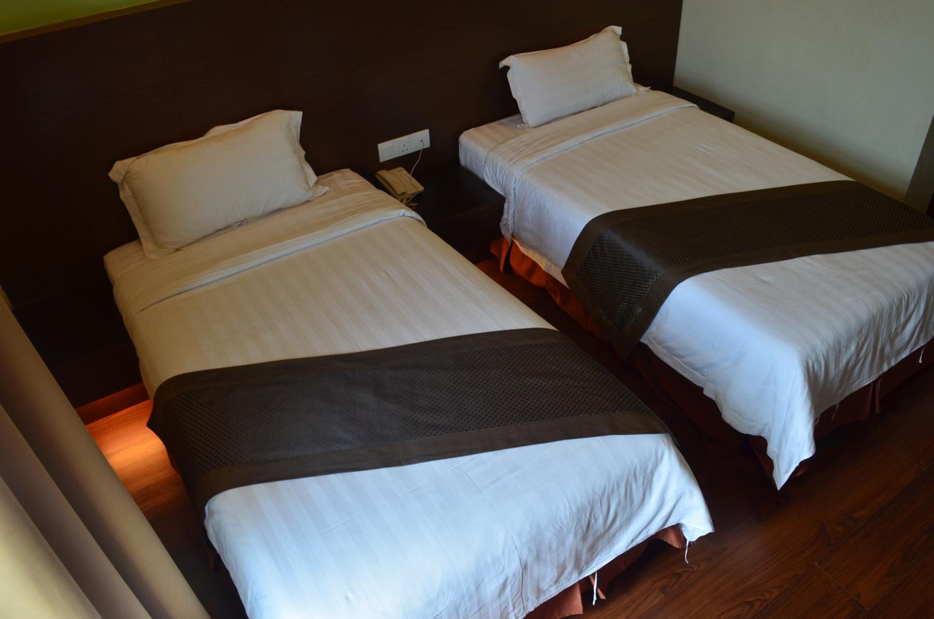 Deluxe Twin Room photo 2