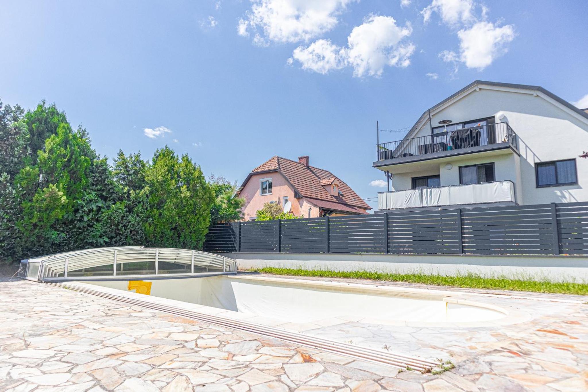 Villa with Garden View