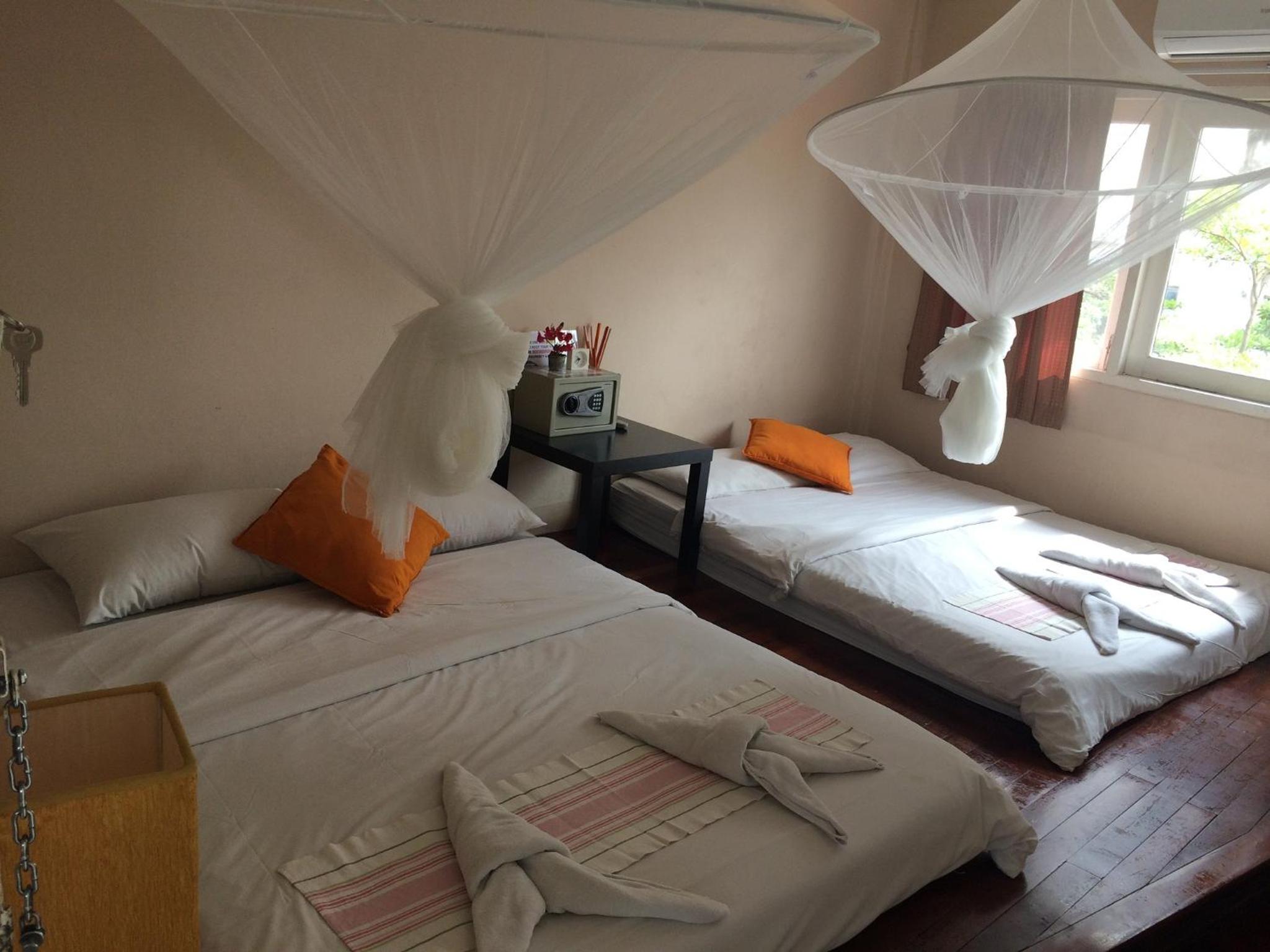 Quadruple Room with Shared Bathroom photo 1