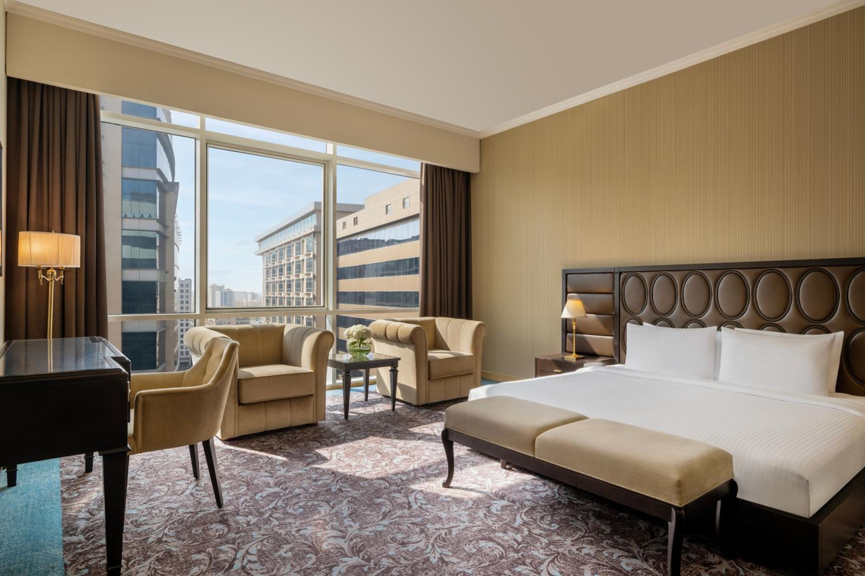 Presidential Suite 1 King Bed, 127Sqm, Breakfast Inc., Kitchen, Living Room, Executive Club photo 2