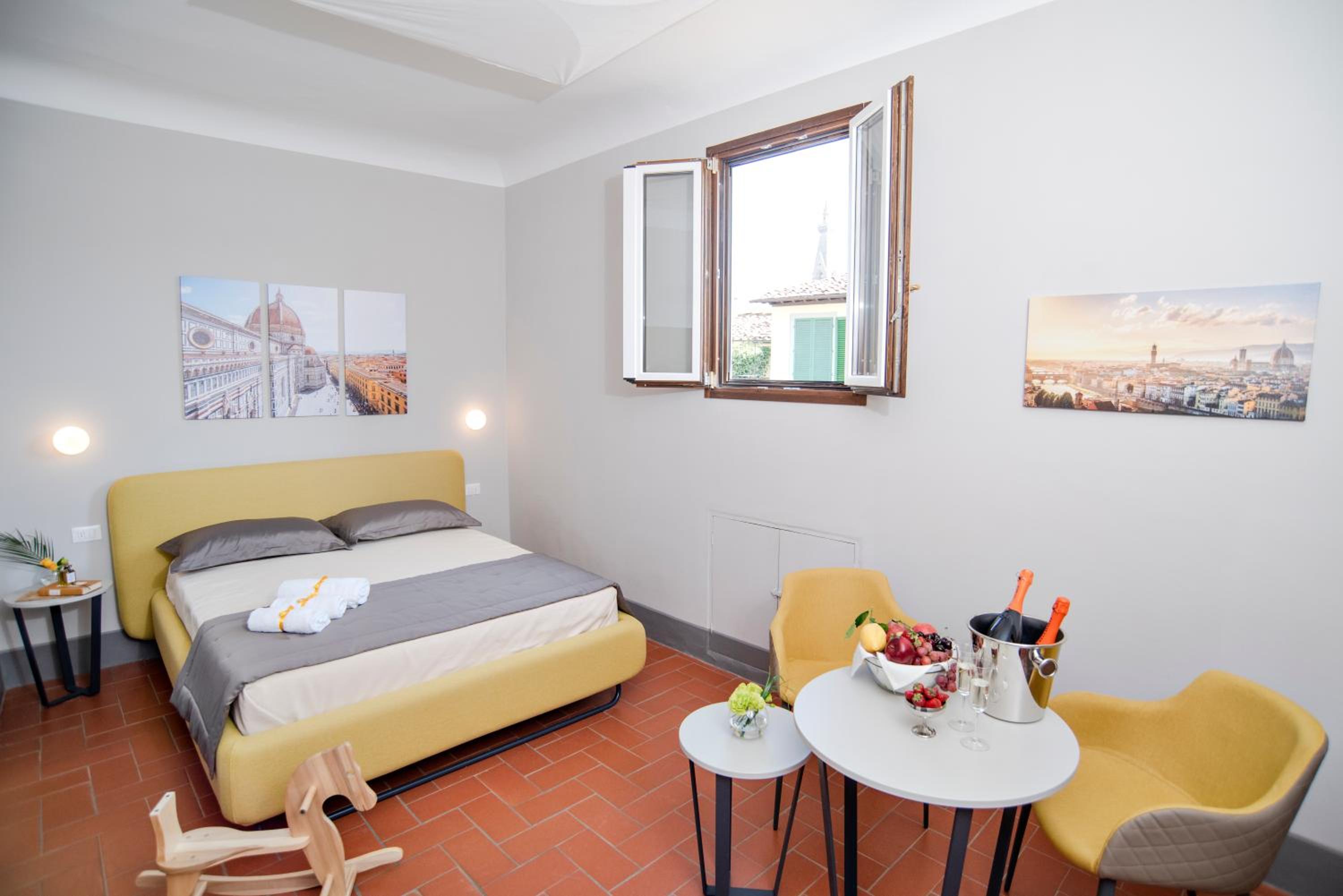 Four-Bedroom Deluxe Apartment