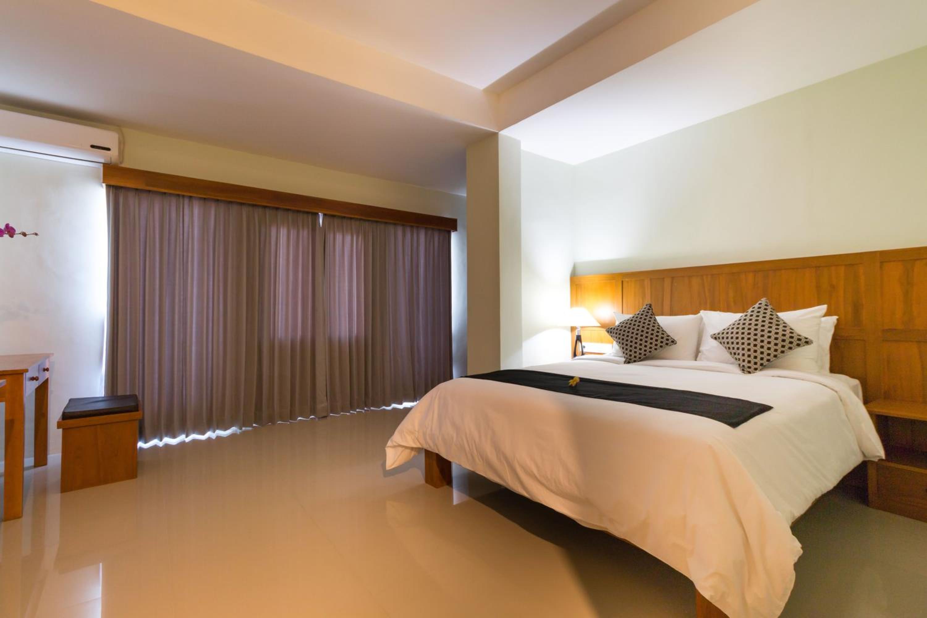 Deluxe Double or Twin Room with Balcony