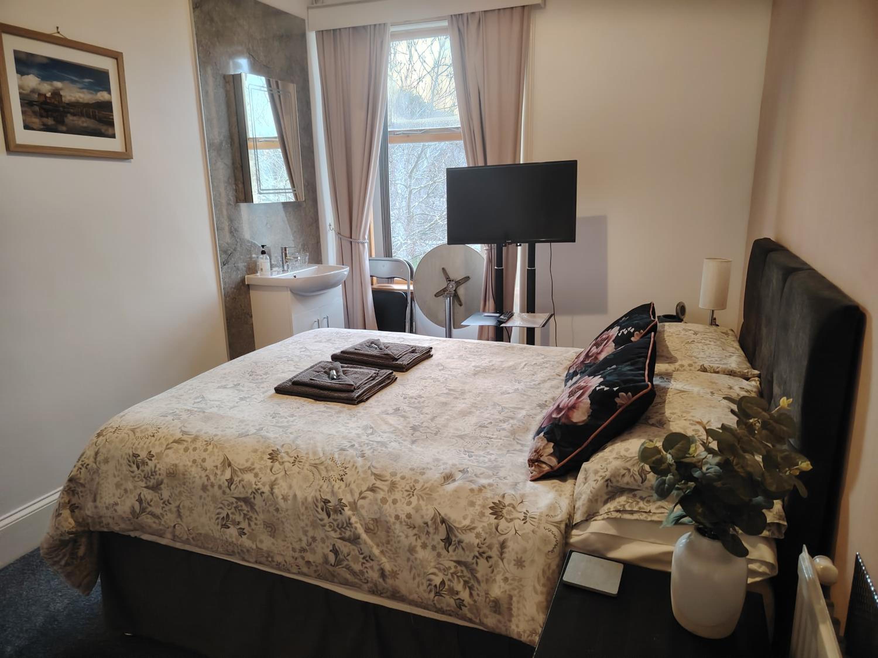 Standard Double Room with Shared Bathroom photo 2