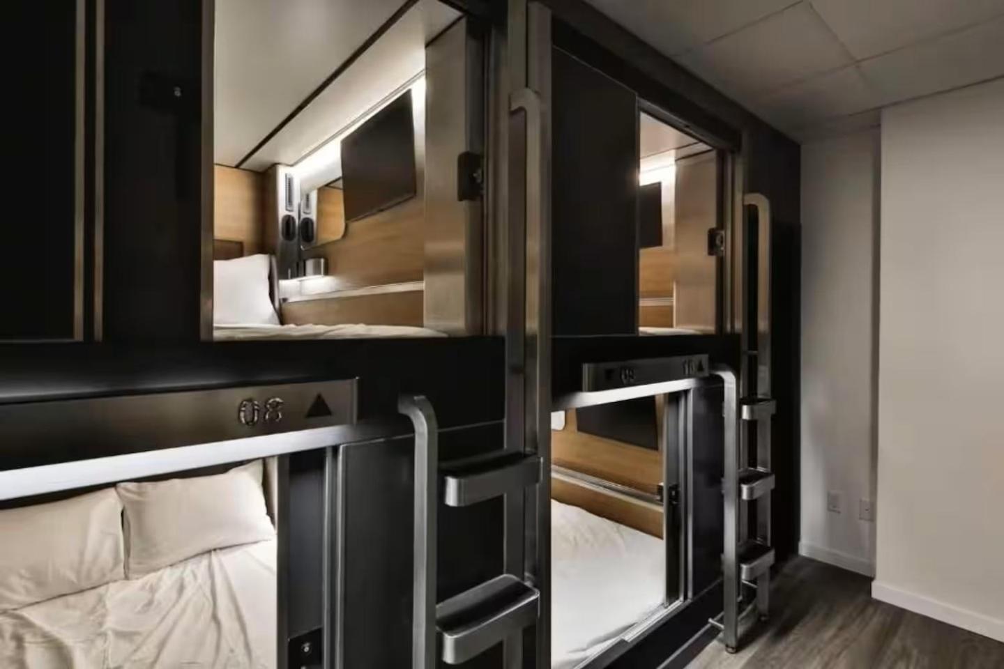 Bed in 10-Bed Mixed Dormitory Room