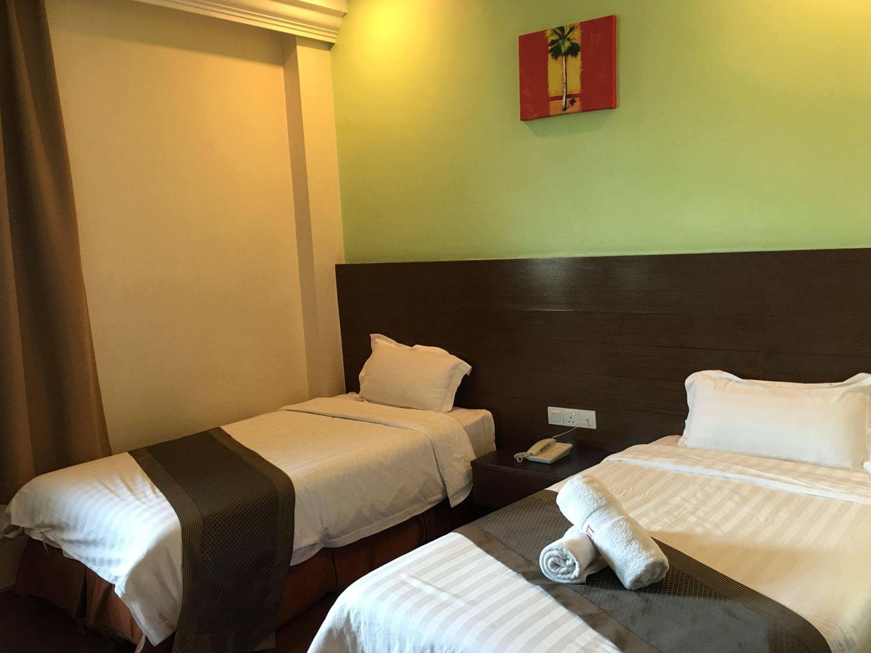 Deluxe Twin Room photo 3