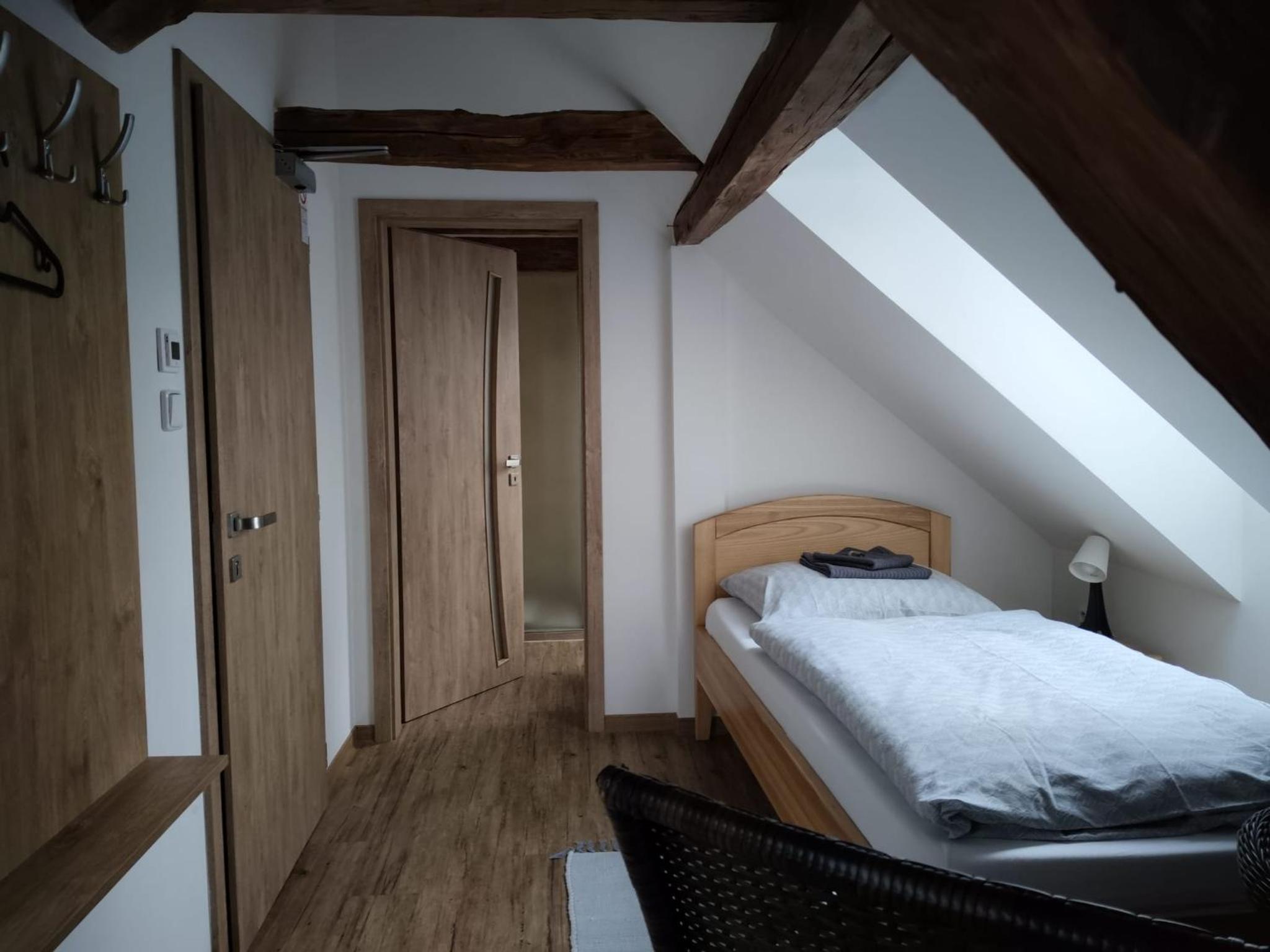 Twin Room with Private Bathroom photo 3