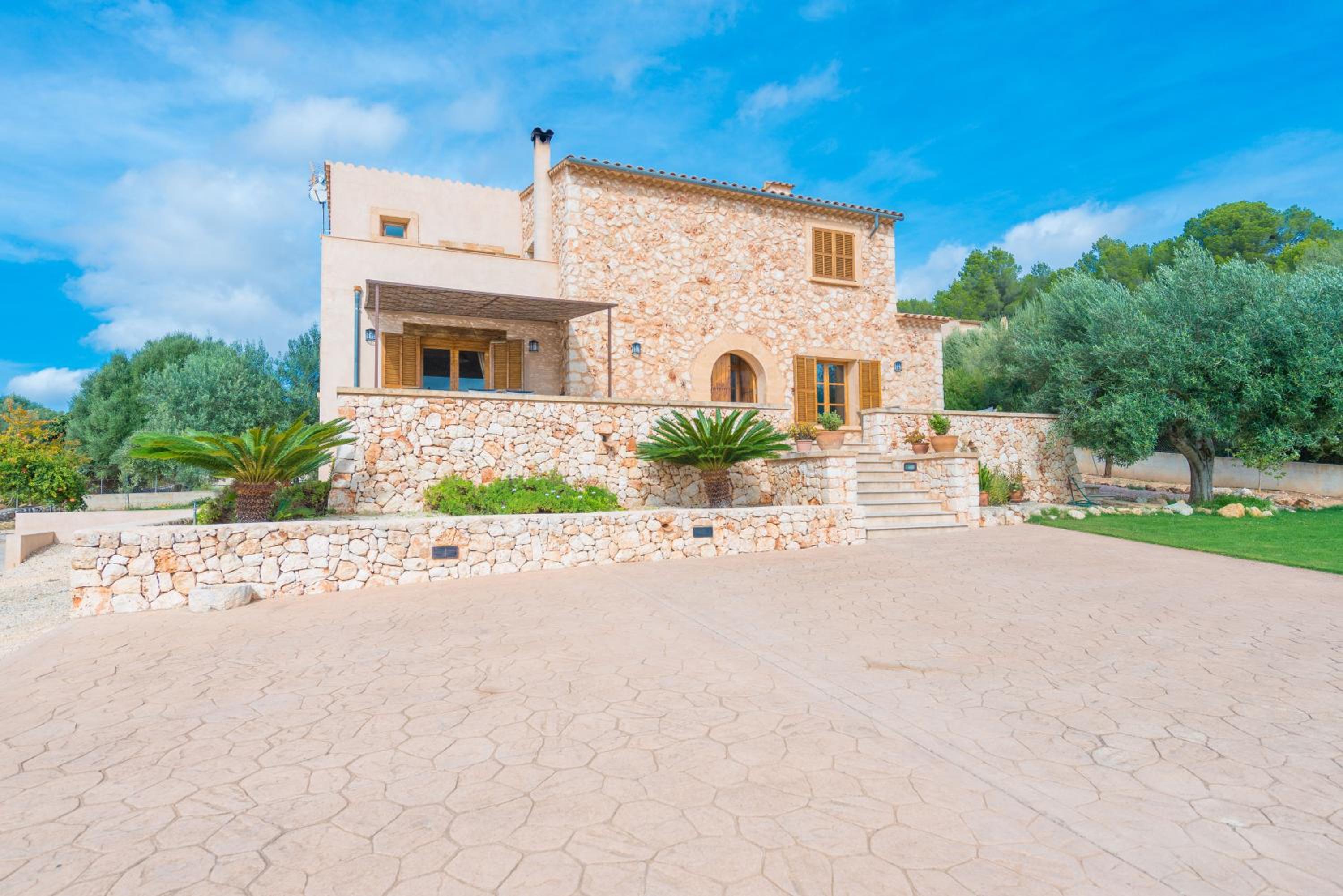 Three-Bedroom Villa photo 3