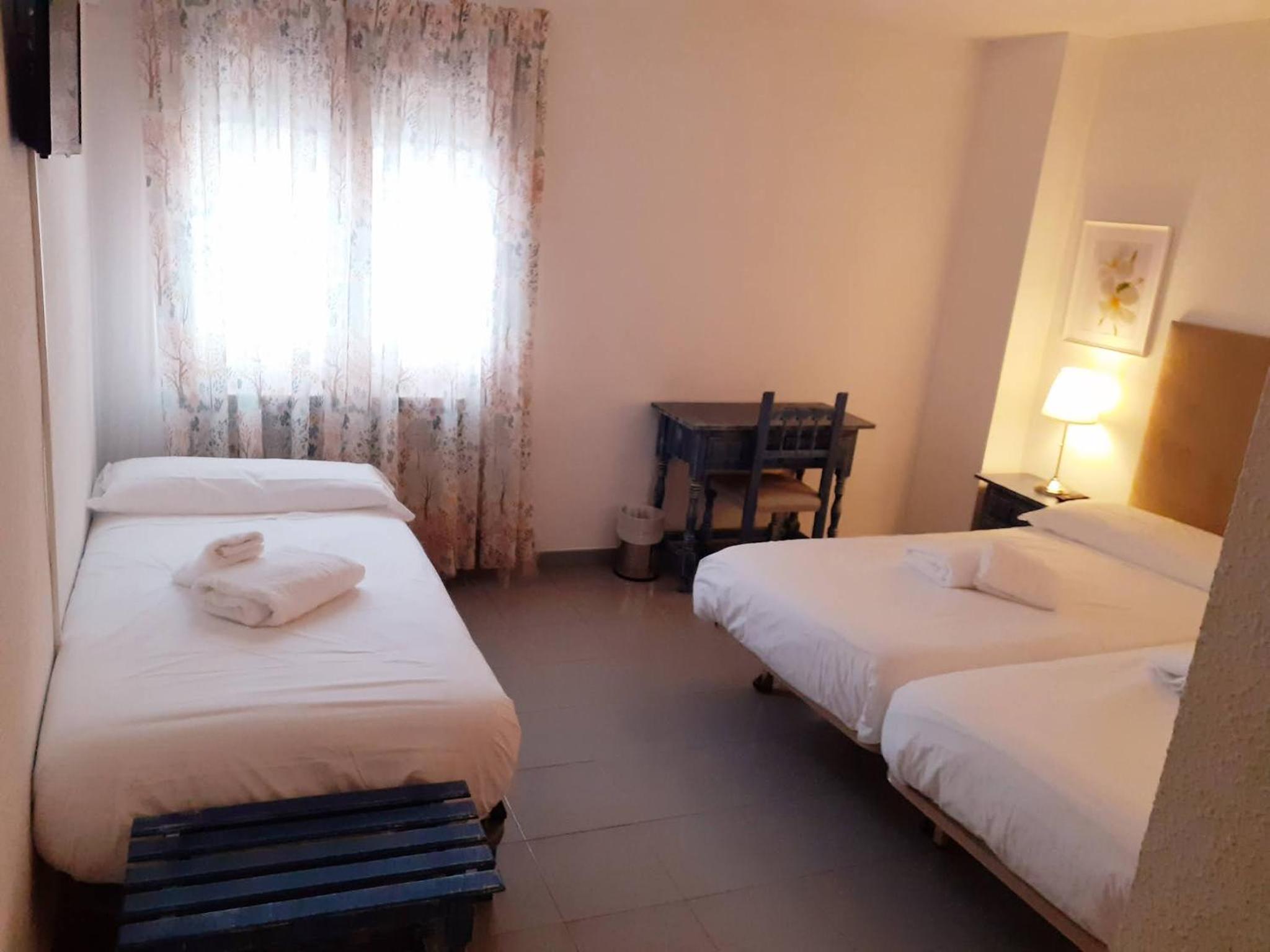 Double Room with Extra Bed - Photo 3
