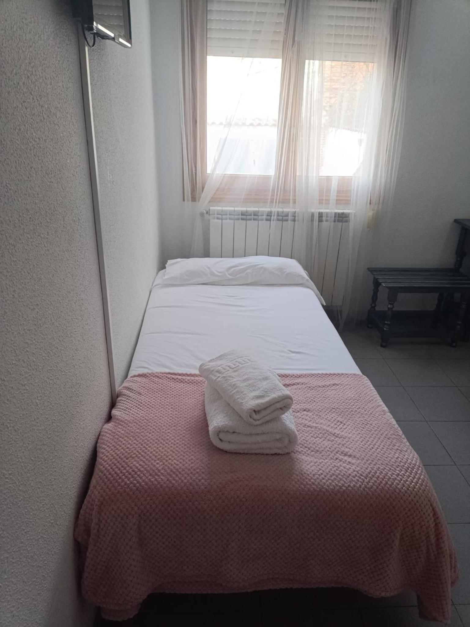 Double Room with Extra Bed - Photo 4