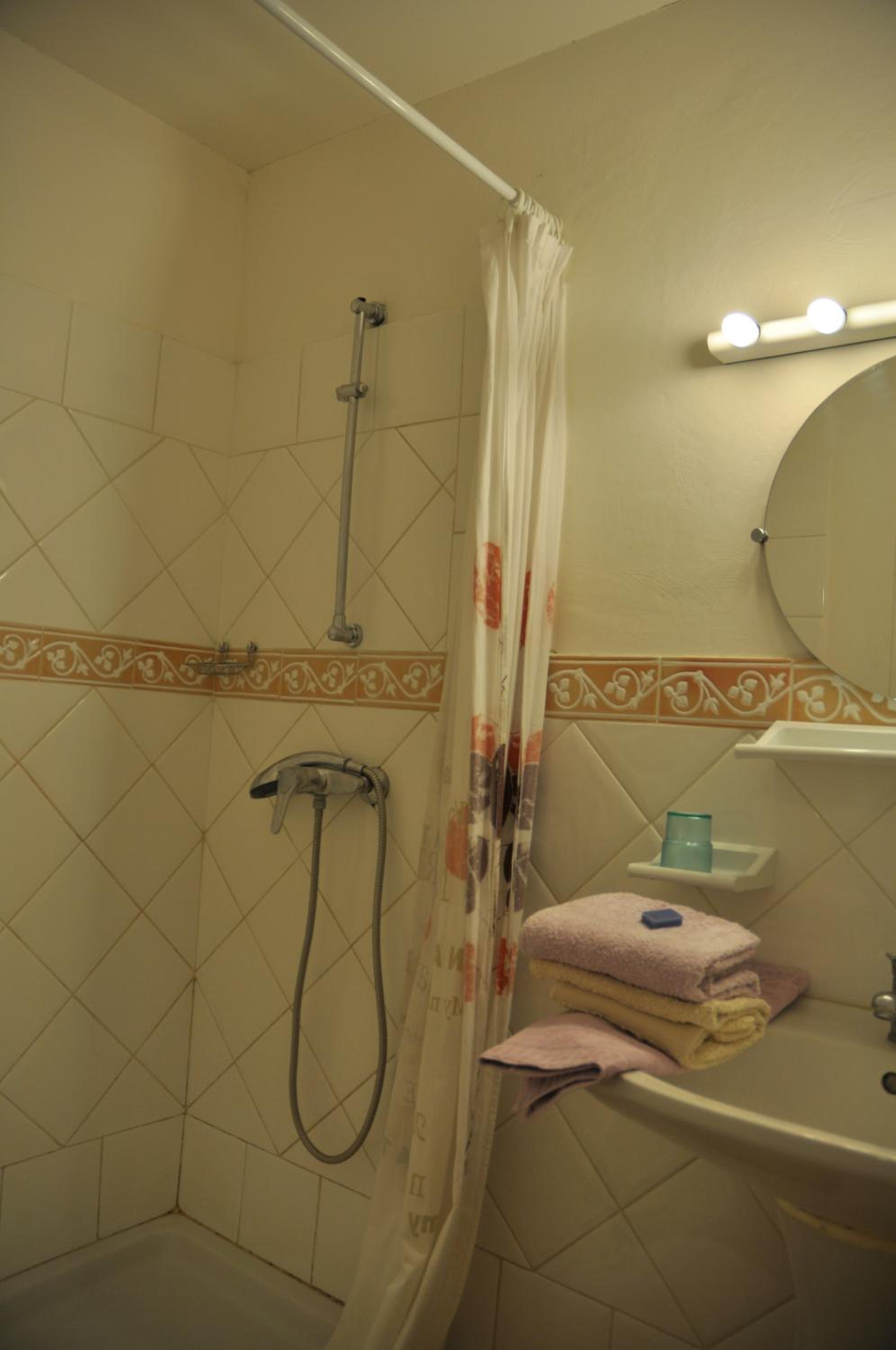 Double Room with Extra Bed photo 3