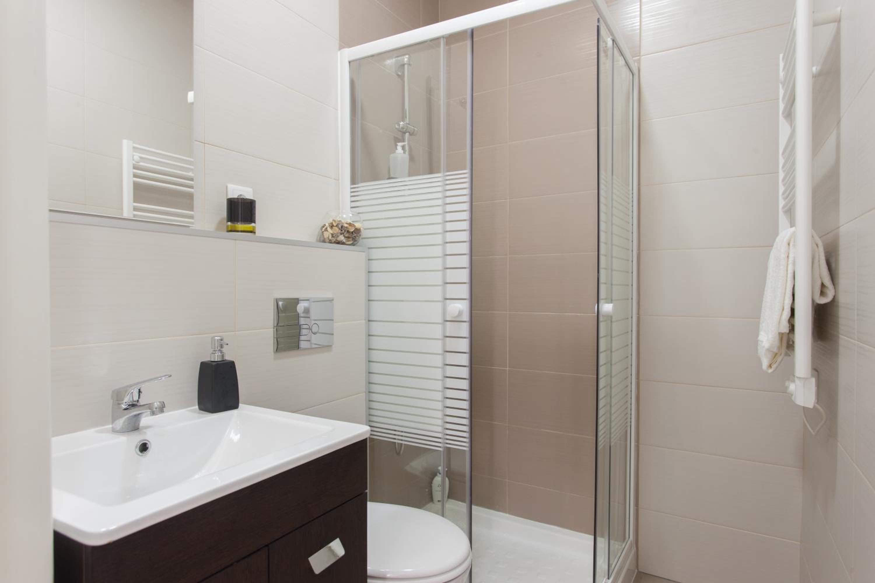 Three-Bedroom Apartment - Photo 7
