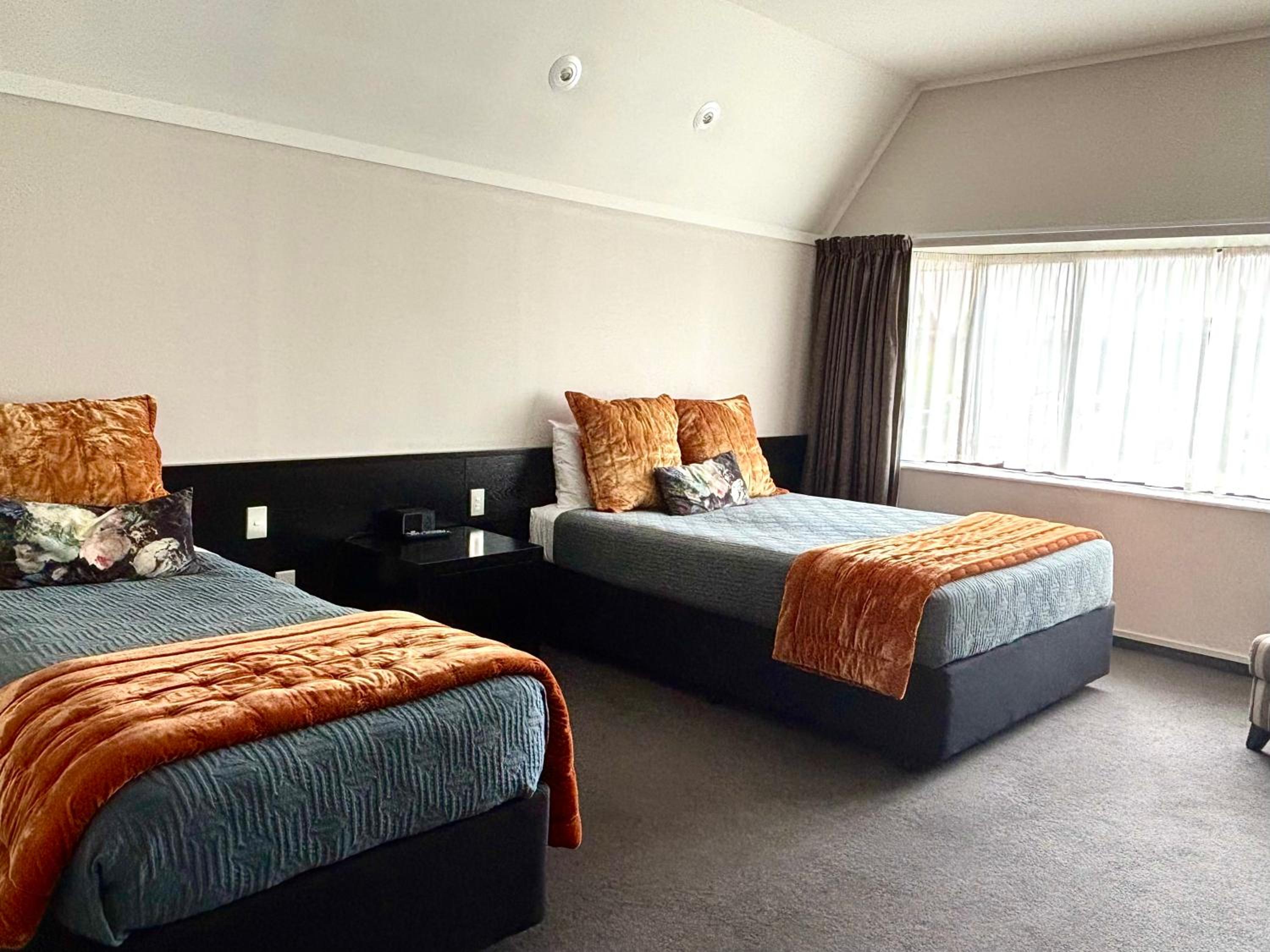 Superior Triple Room photo 3