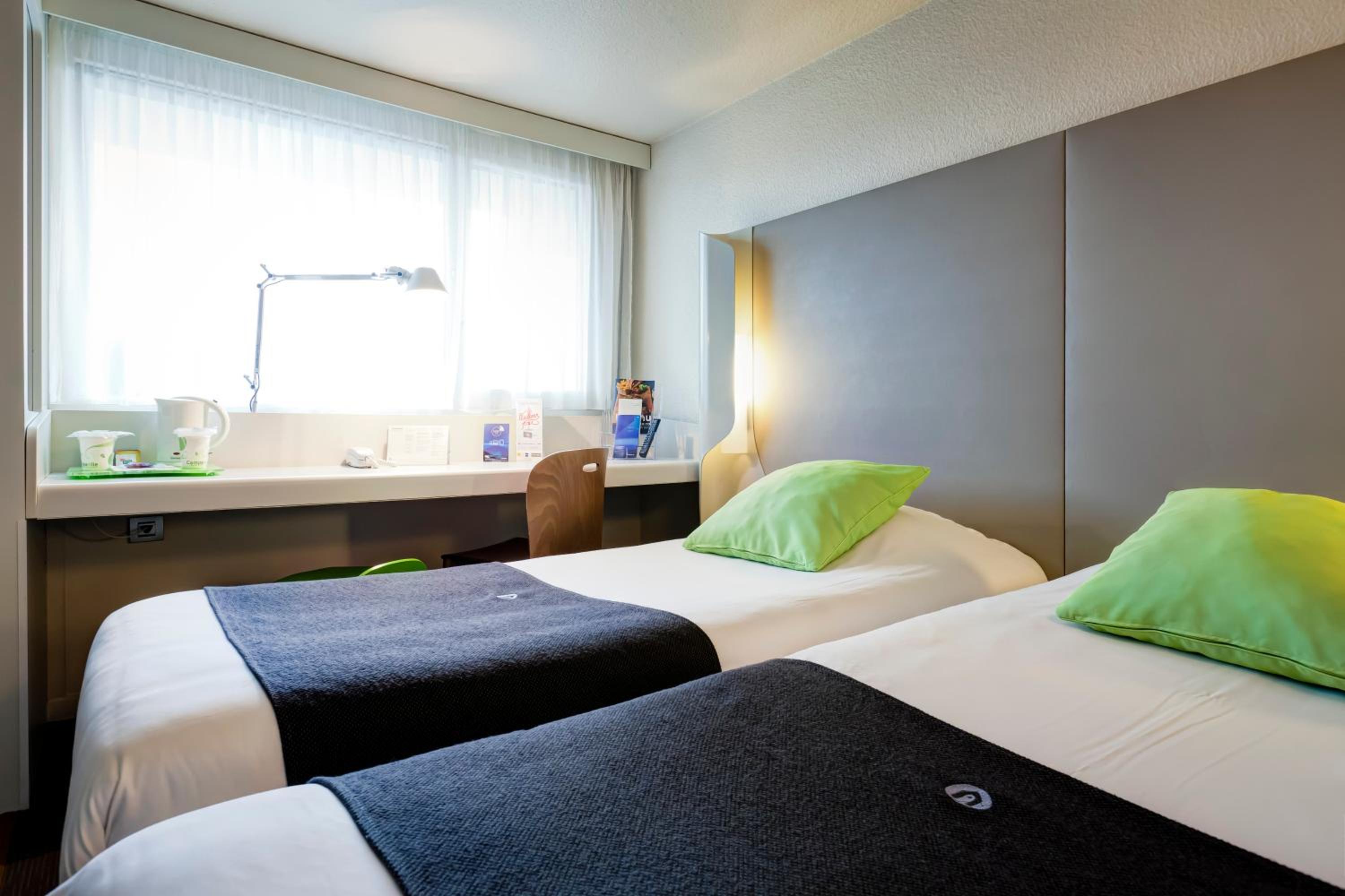 Twin Room - Photo 5