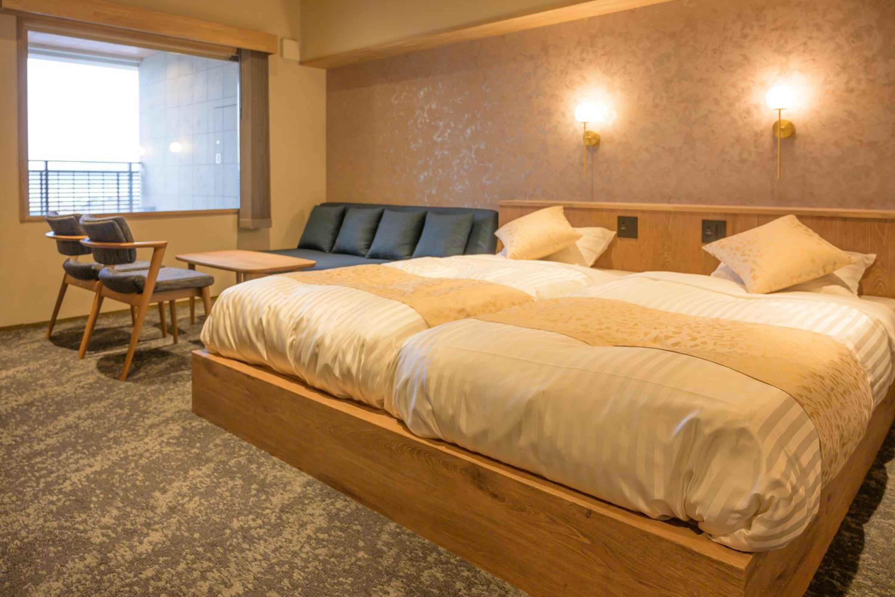 Deluxe Family Room