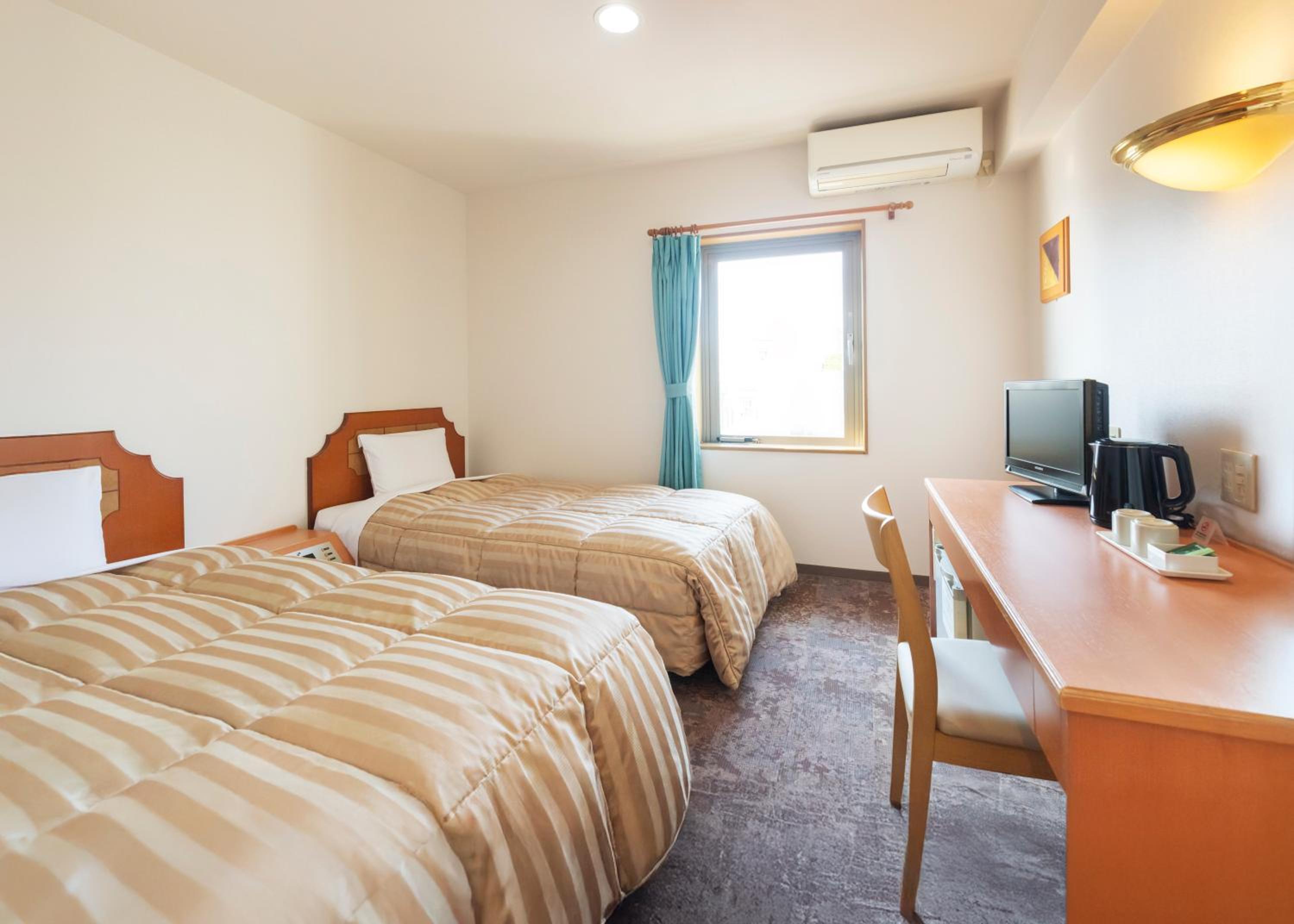 Twin Room - Photo 2