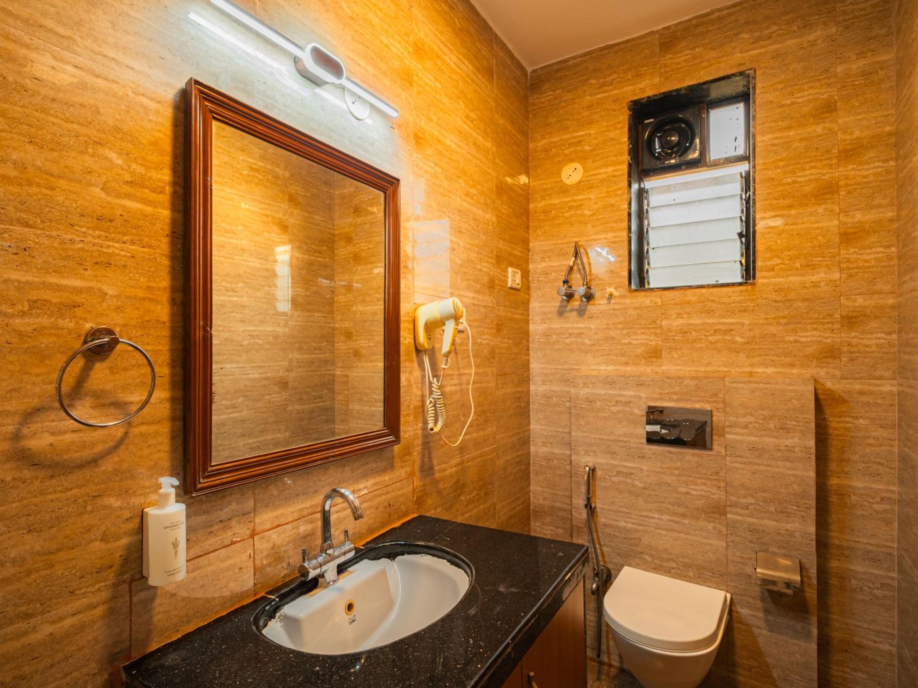Deluxe Double Room with Balcony and Terrace photo 2