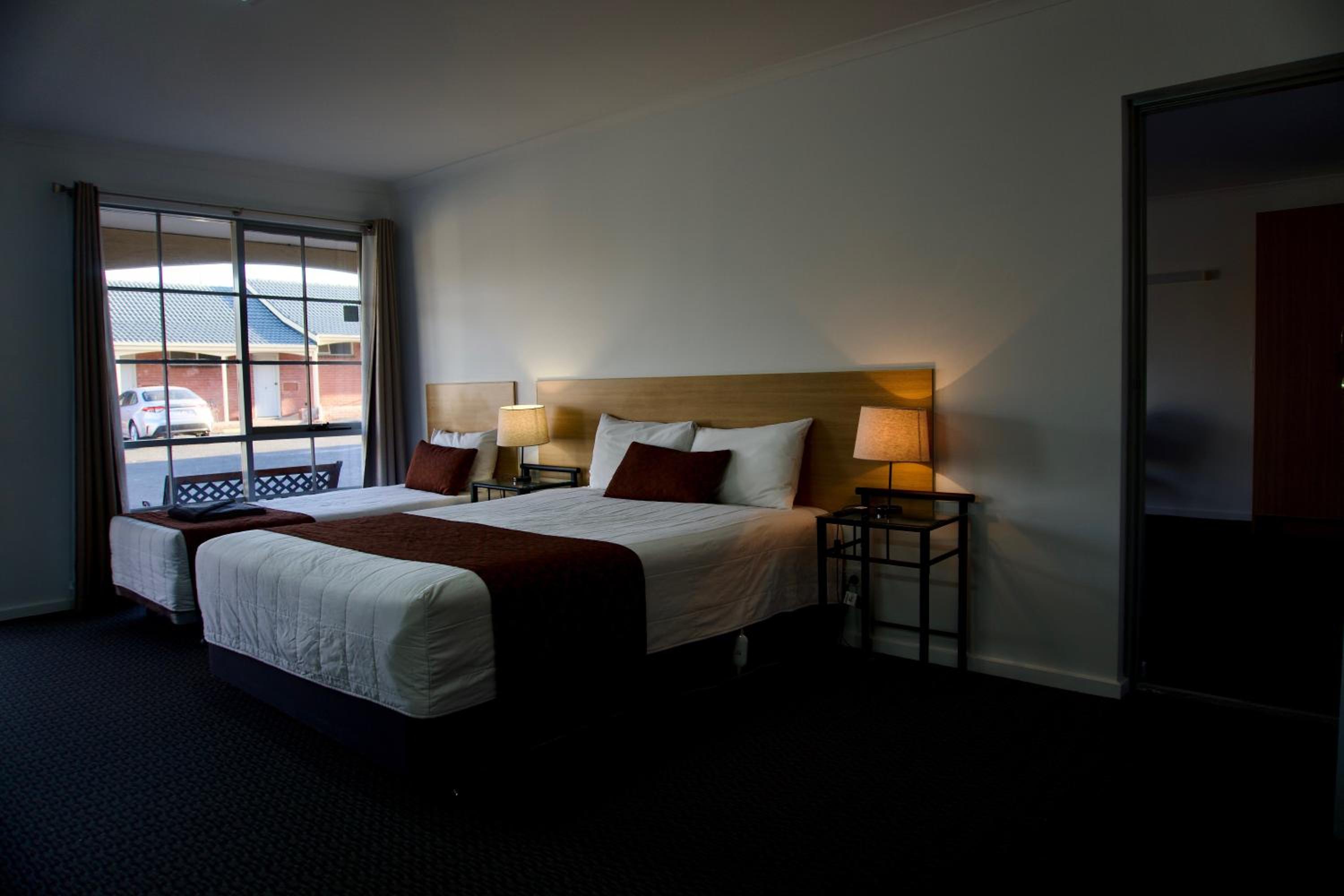 Twin Room - Disability Access photo 1