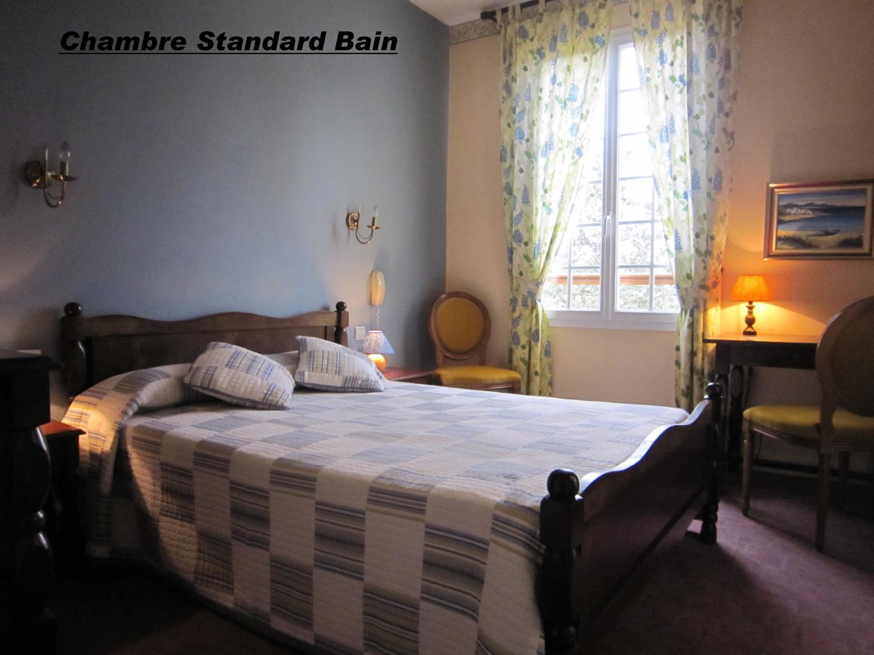 Double Room with Bath photo 1