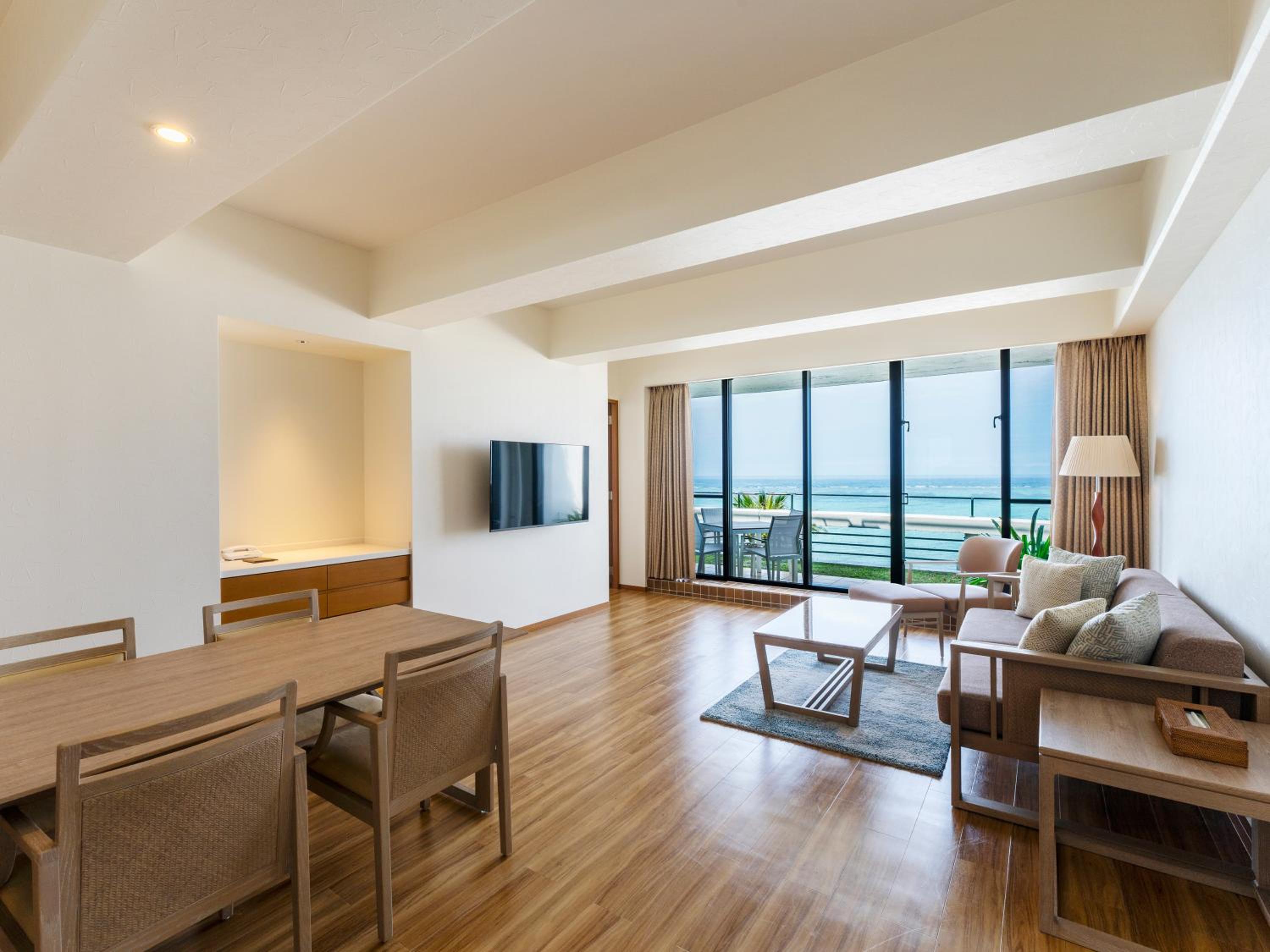 MB Suite Room with Ocean View and Lounge Access - Non-Smoking photo 2