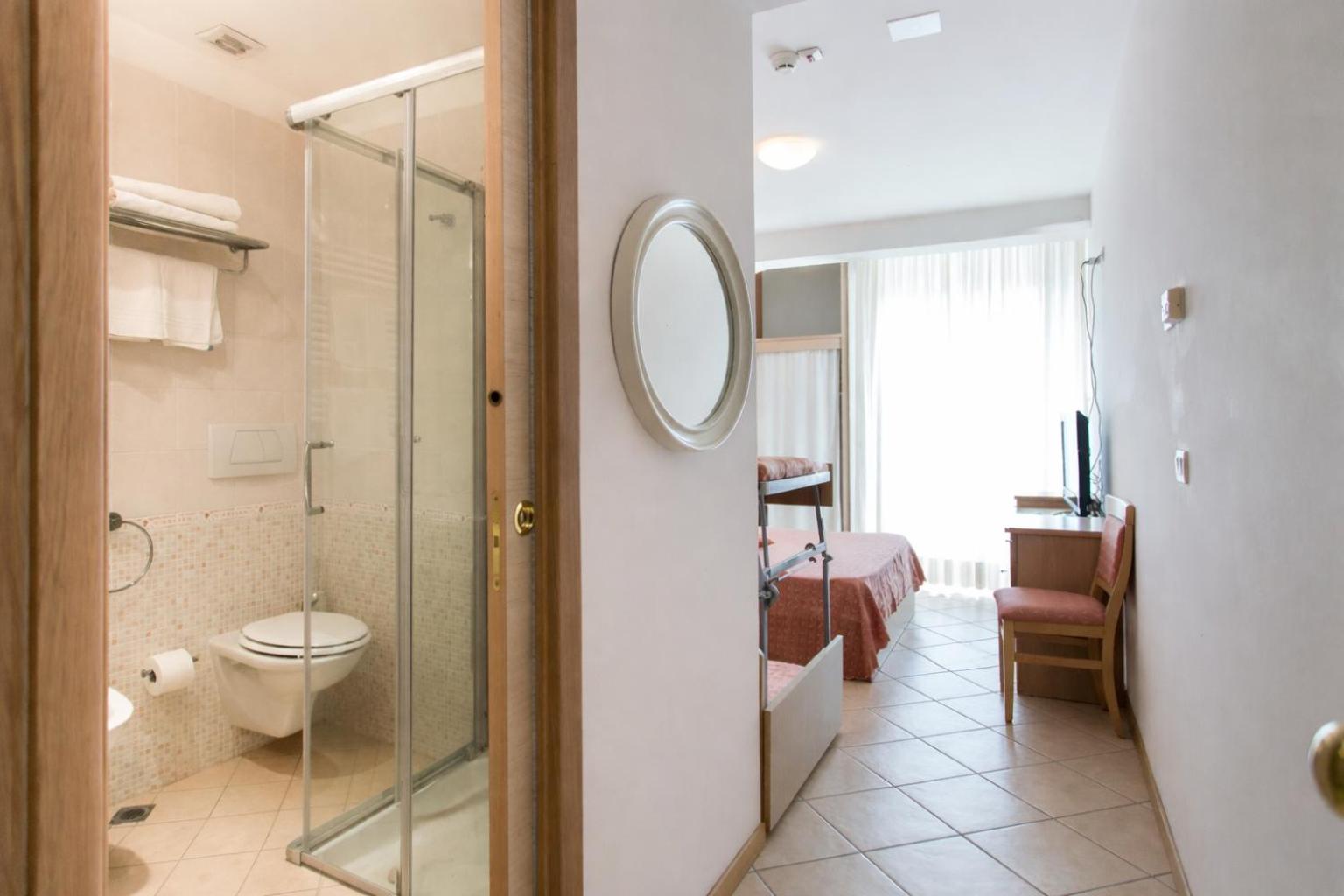 Quadruple Room with Balcony photo 2